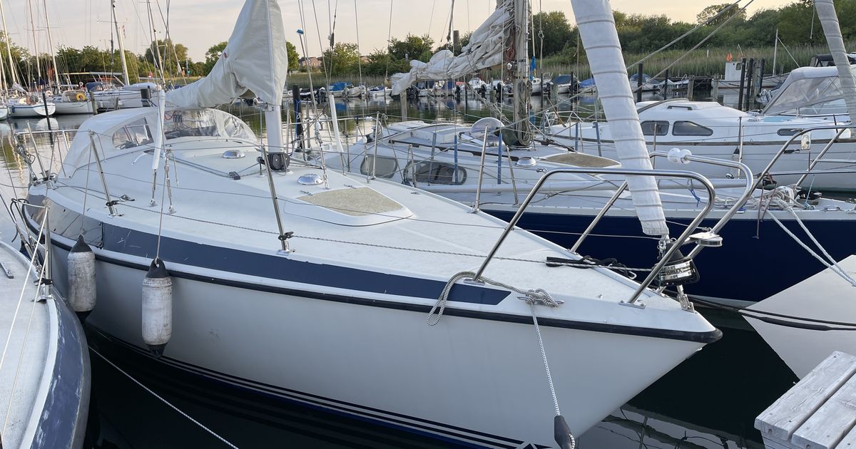 Maxi 84 sejlbåd med meget fine sejl | Boat for sale | YachtBroker
