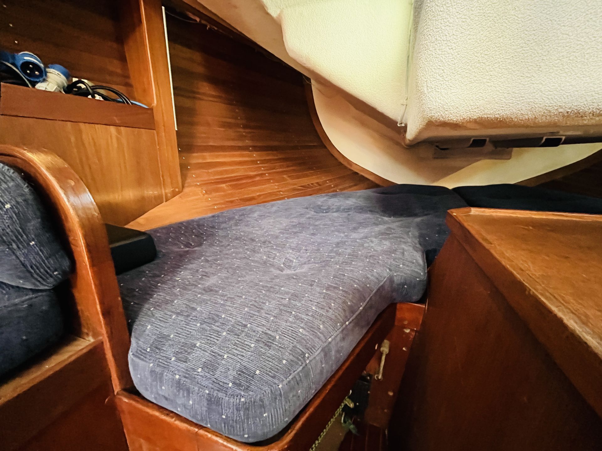 Aphrodite 34 #38