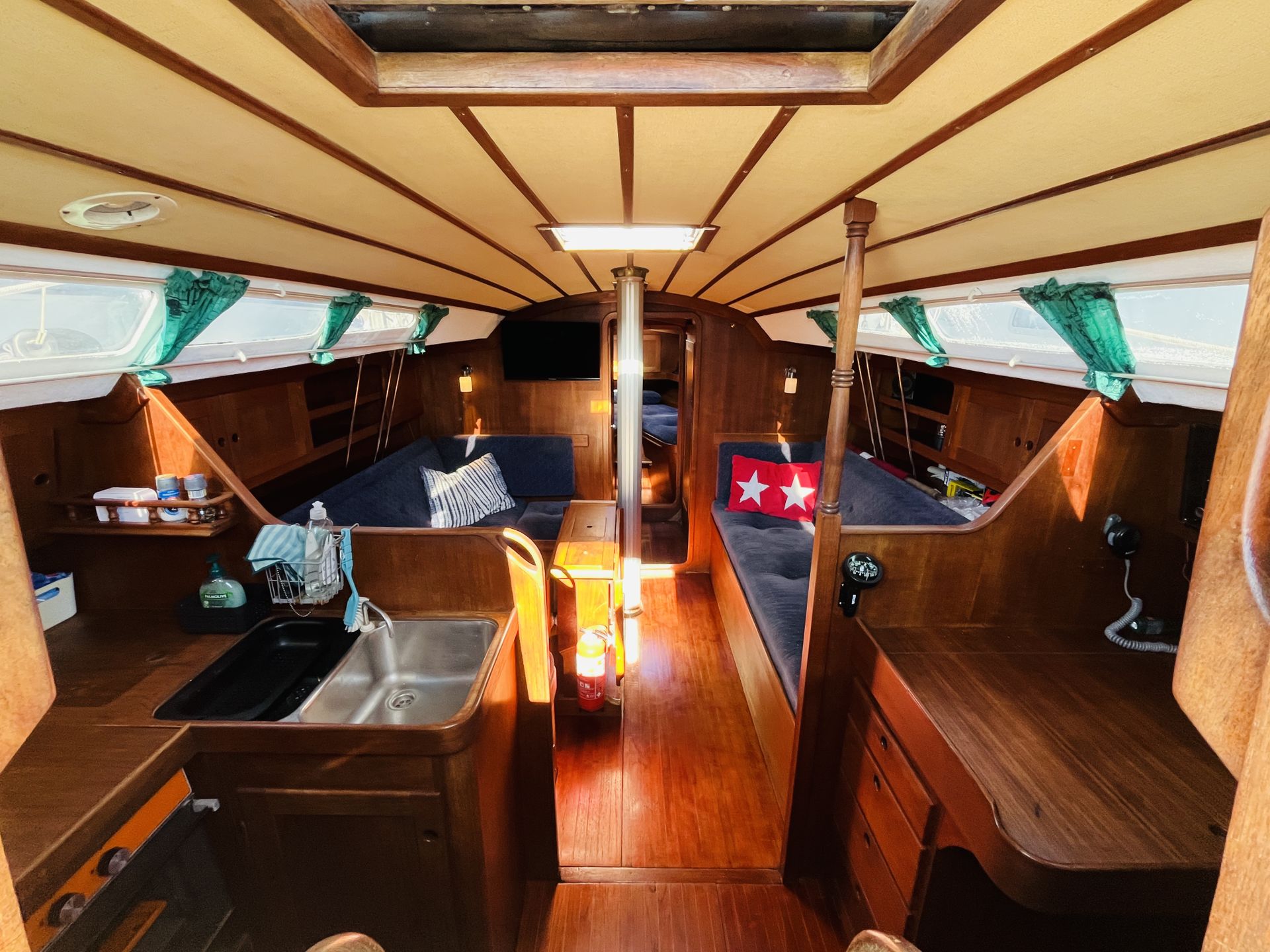 Aphrodite 34 #23