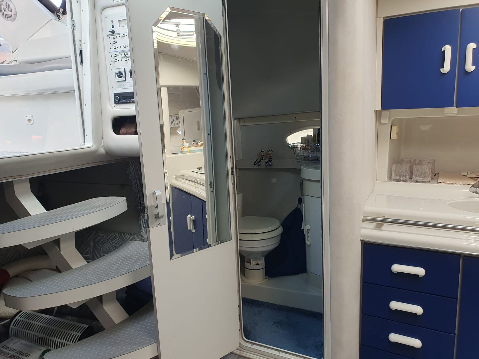 Chris Craft 302 Crowne #6