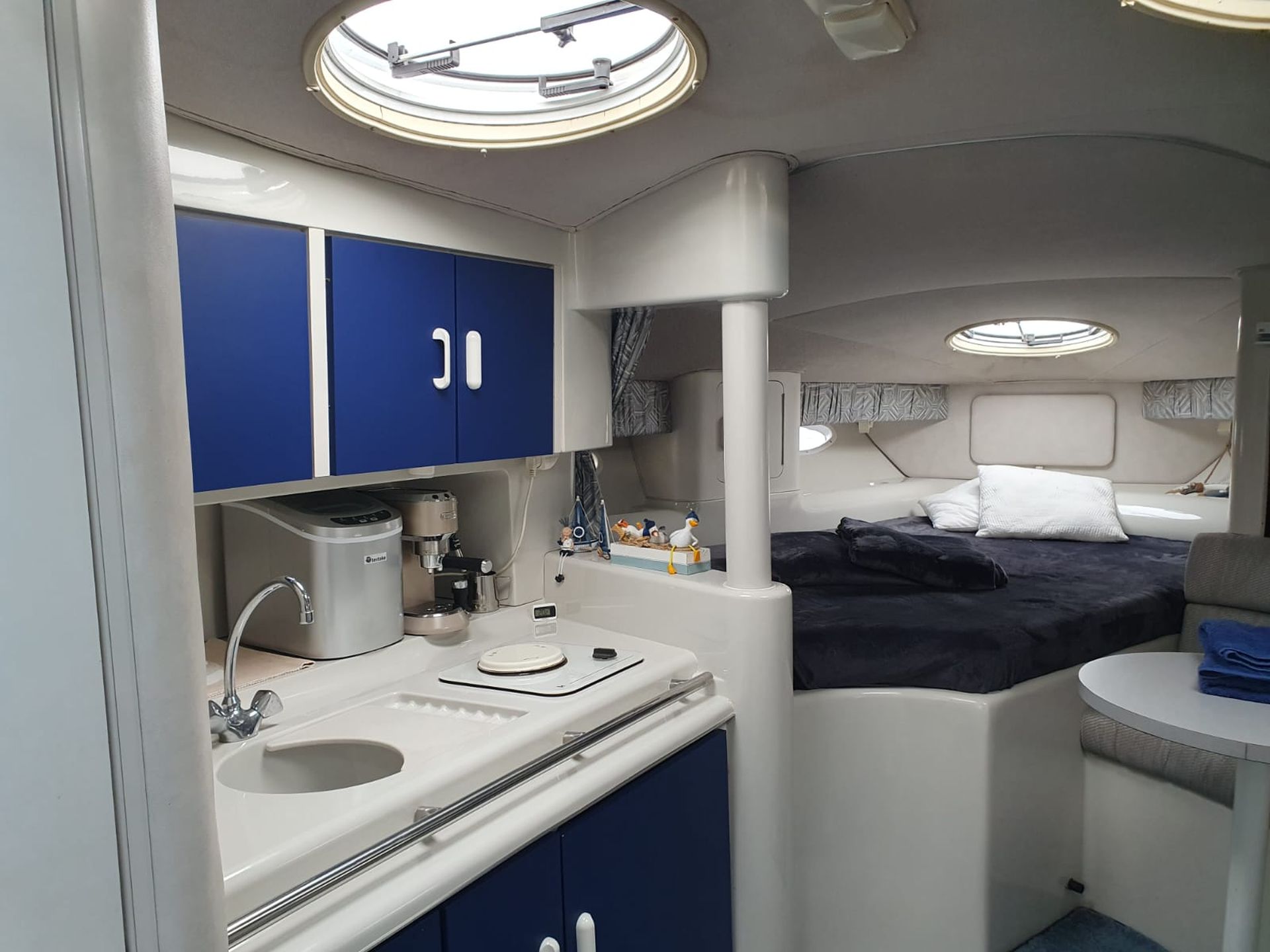 Chris Craft 302 Crowne #9