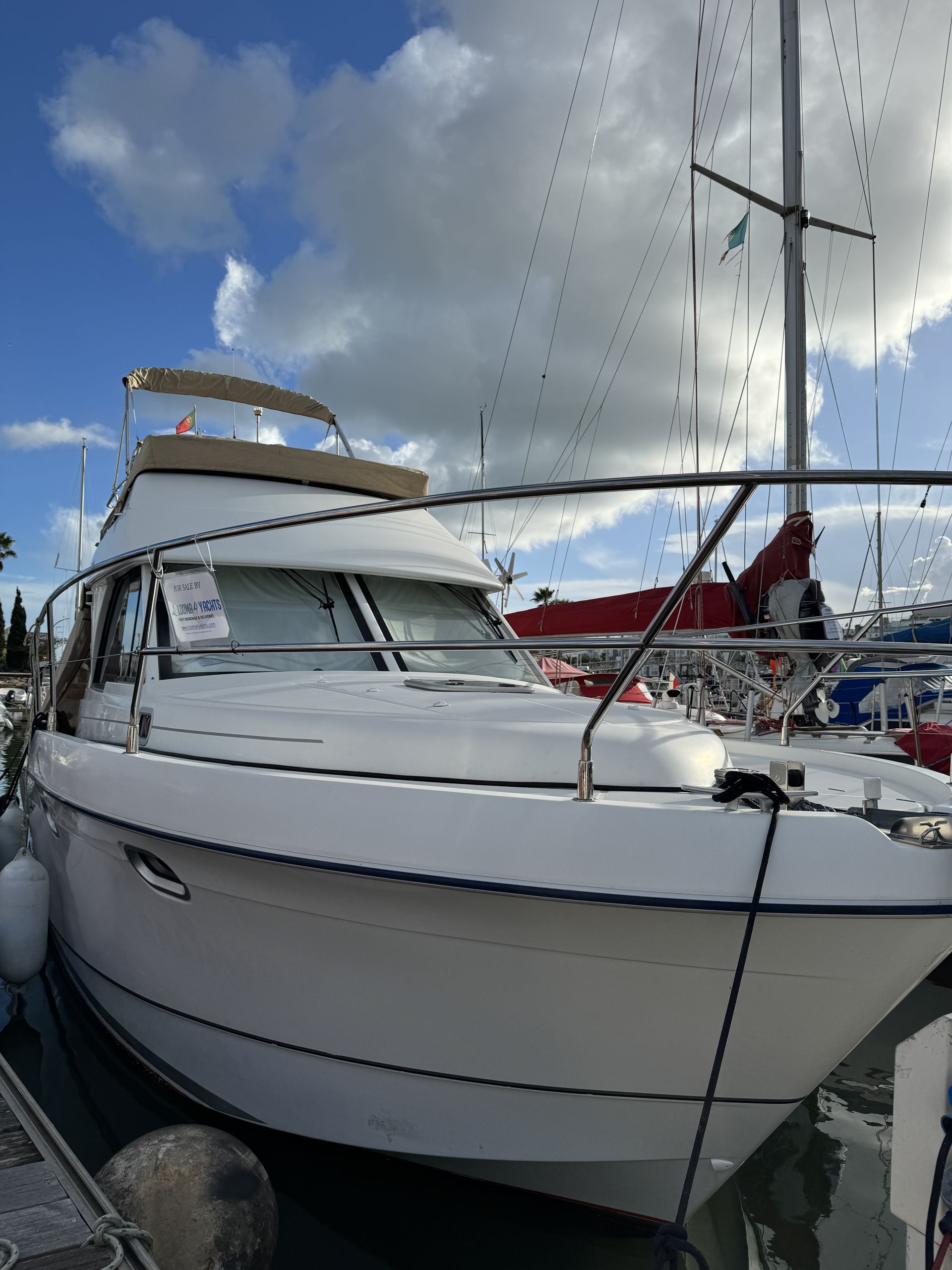 Beneteau Antares 9.80 Flybridge – 2009 #9
