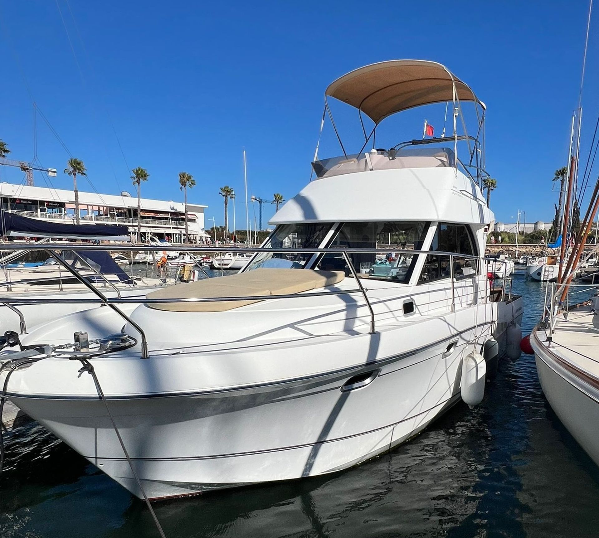 Beneteau Antares 9.80 Flybridge – 2009 #44