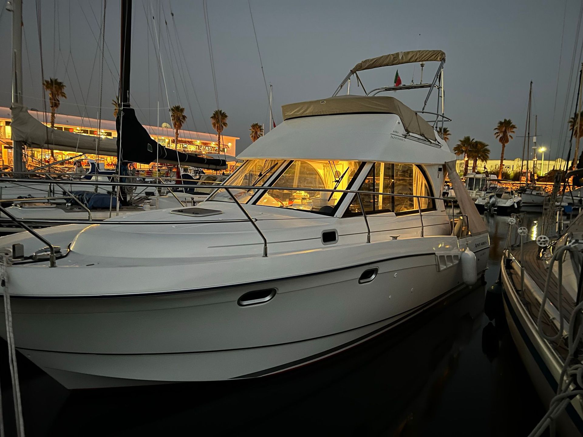 Beneteau Antares 9.80 Flybridge – 2009 #28