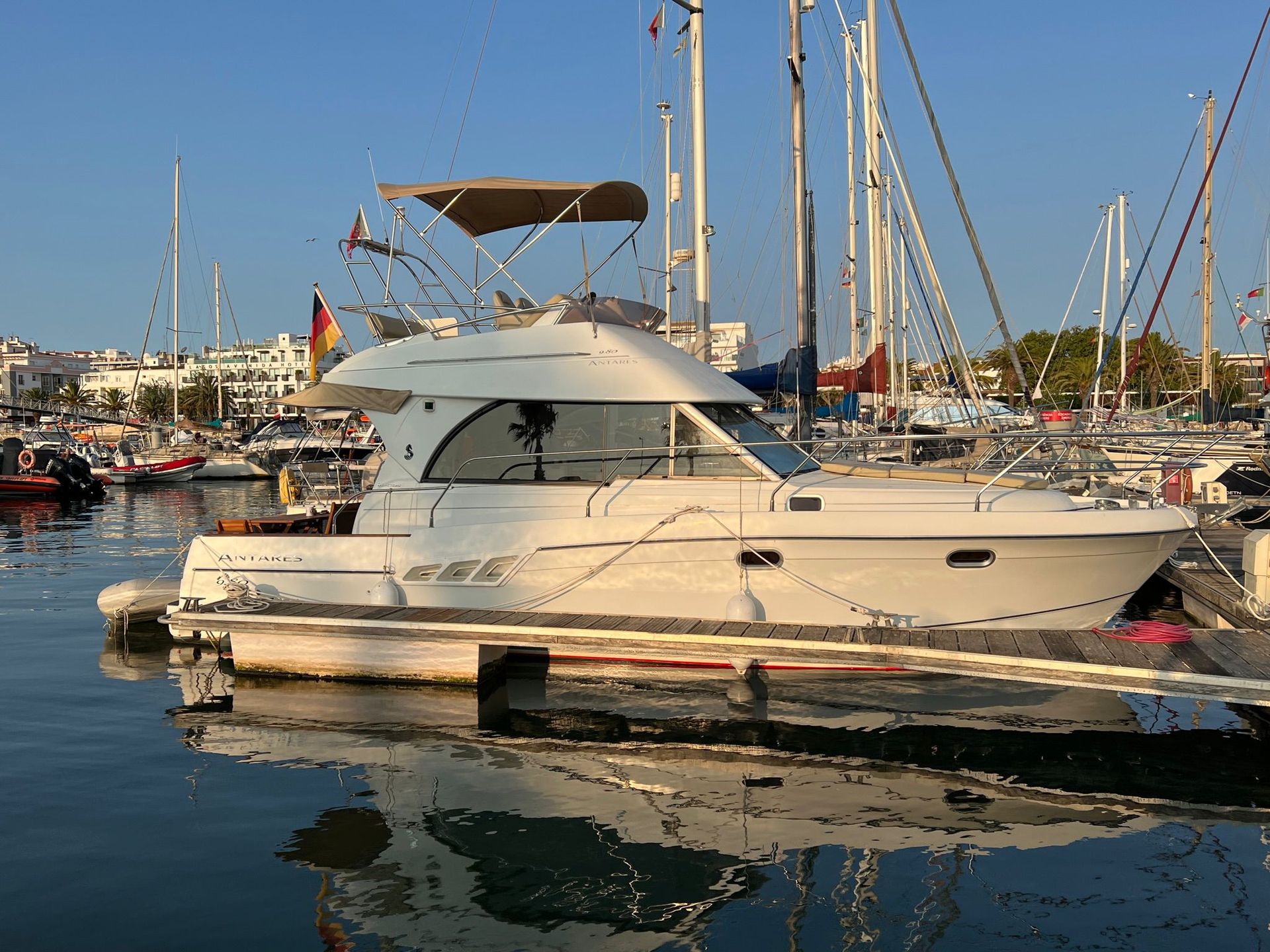 Beneteau Antares 9.80 Flybridge – 2009 #35