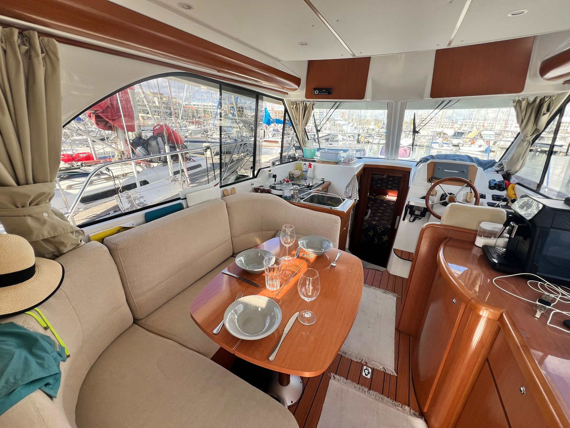 Beneteau Antares 9.80 Flybridge – 2009 #18