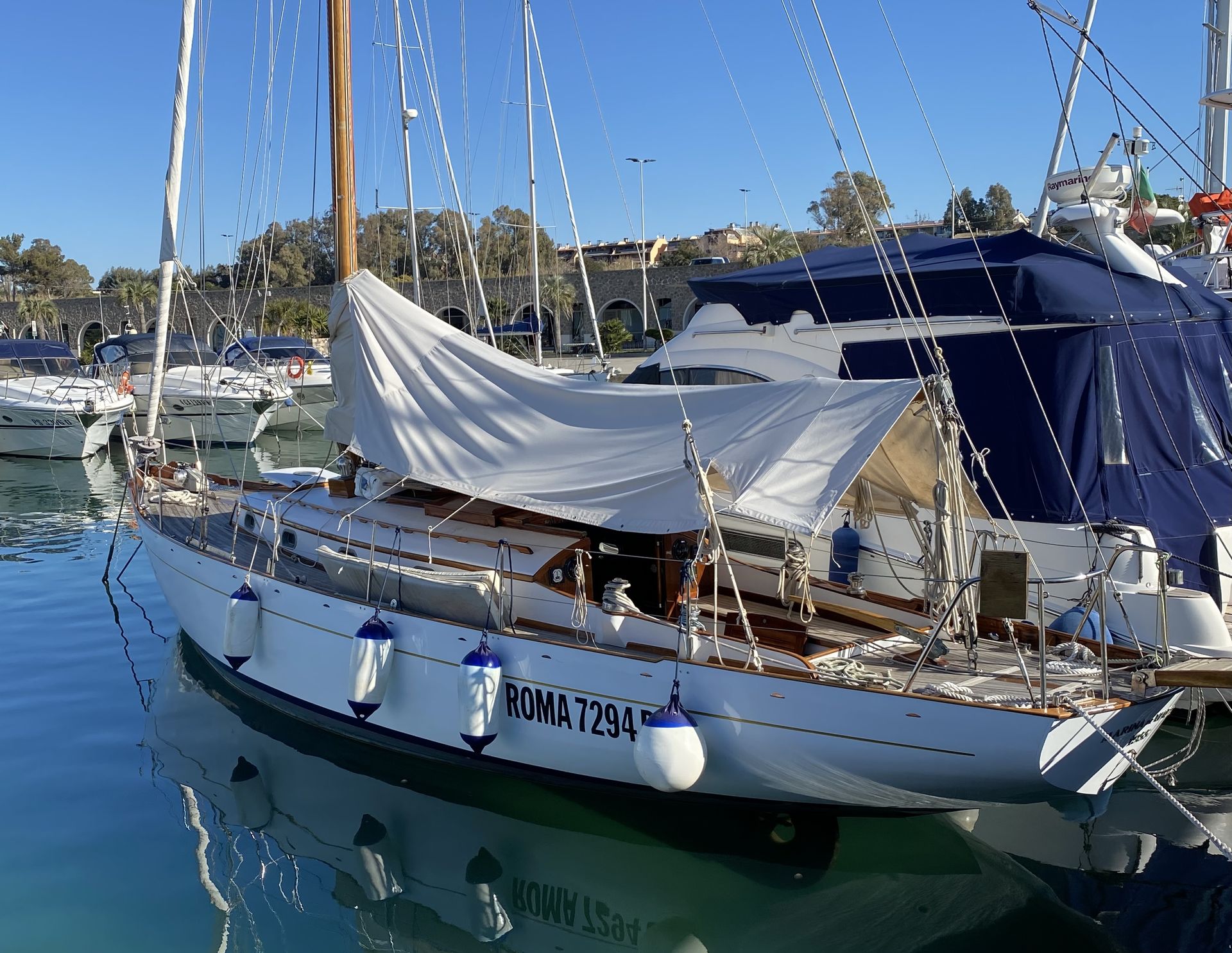 Classic Yacht Marconi Cutter 1955