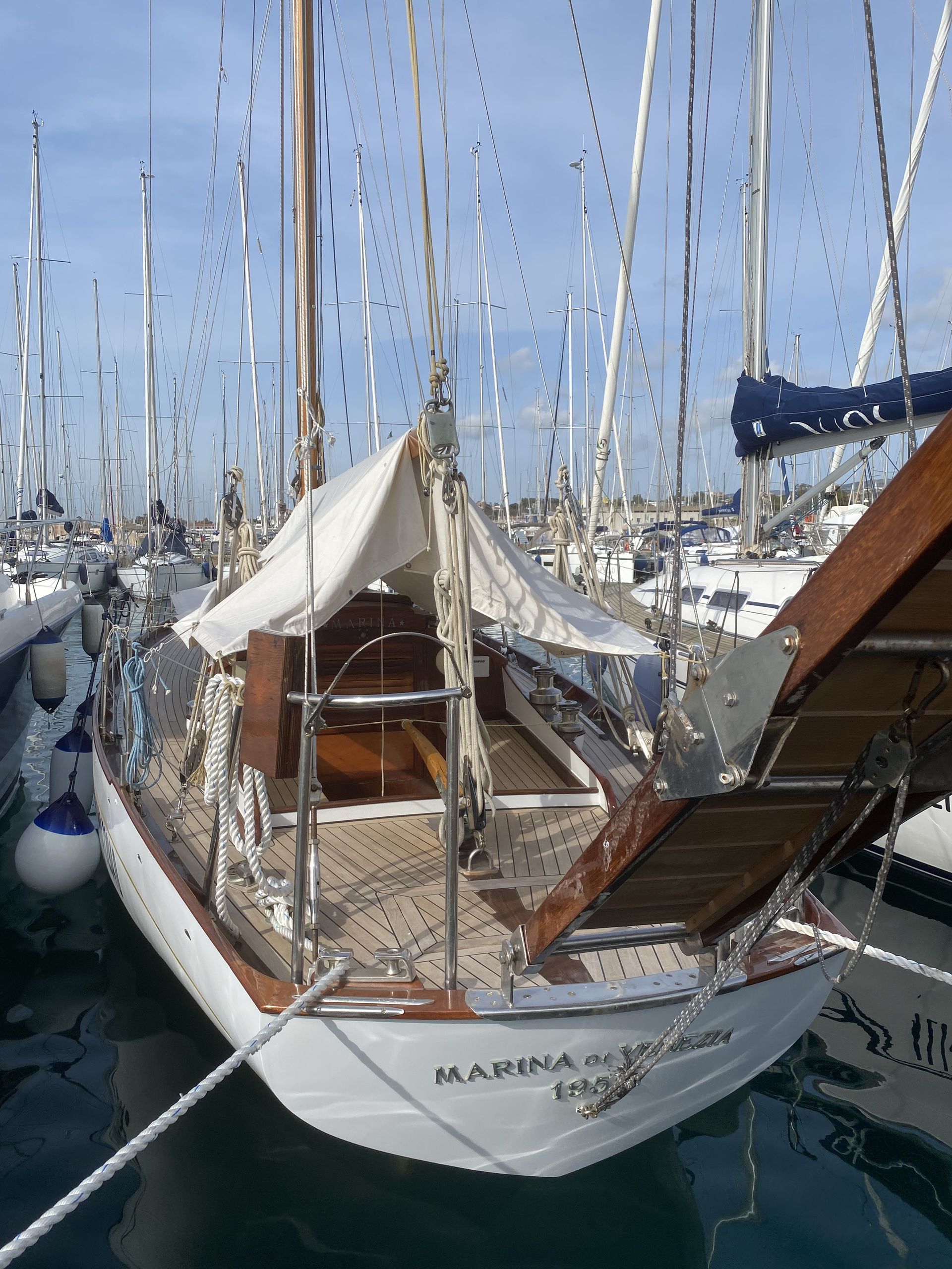 Classic Yacht Marconi Cutter 1955