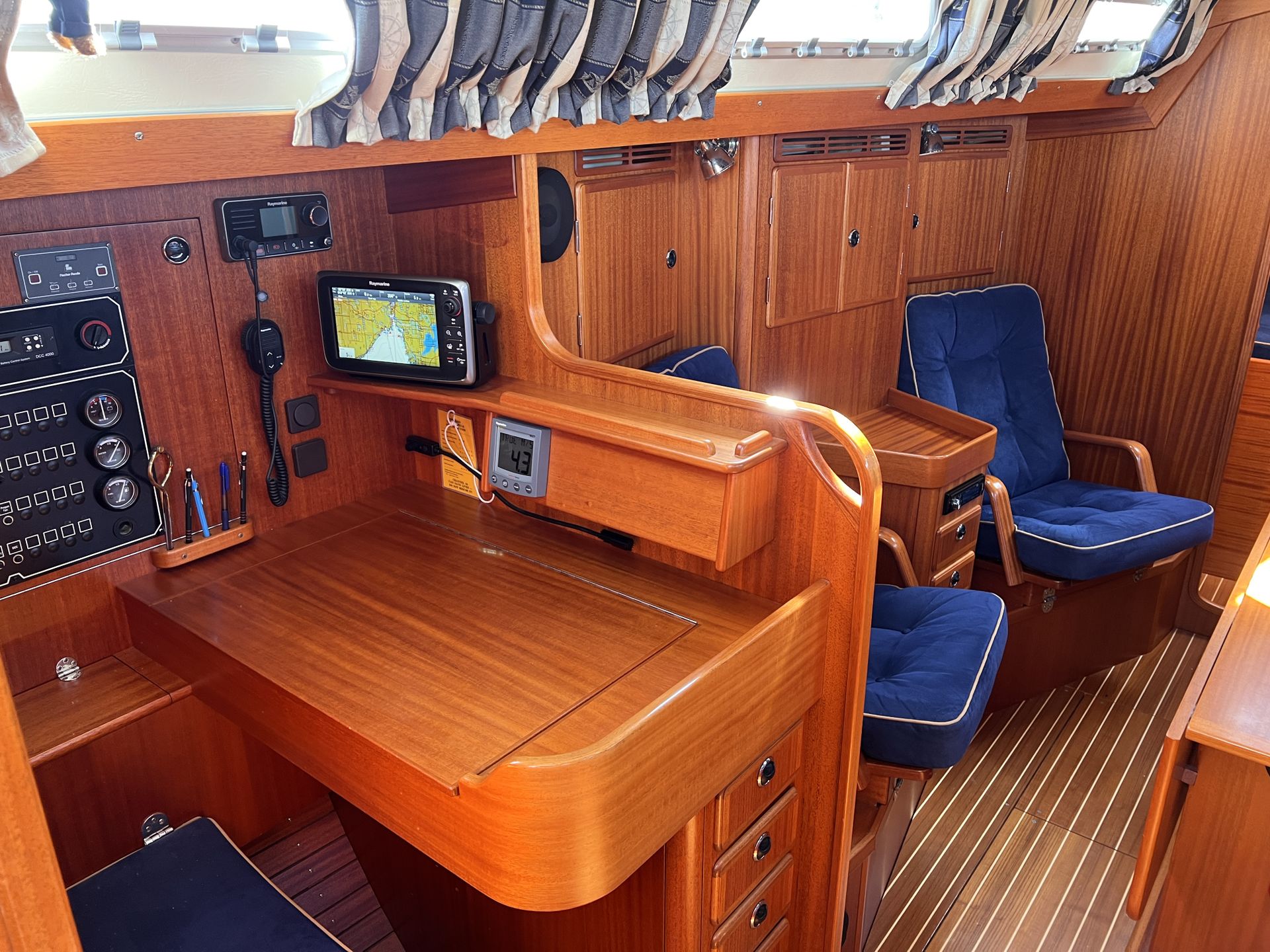 Hallberg Rassy 40 Layout Selg båt