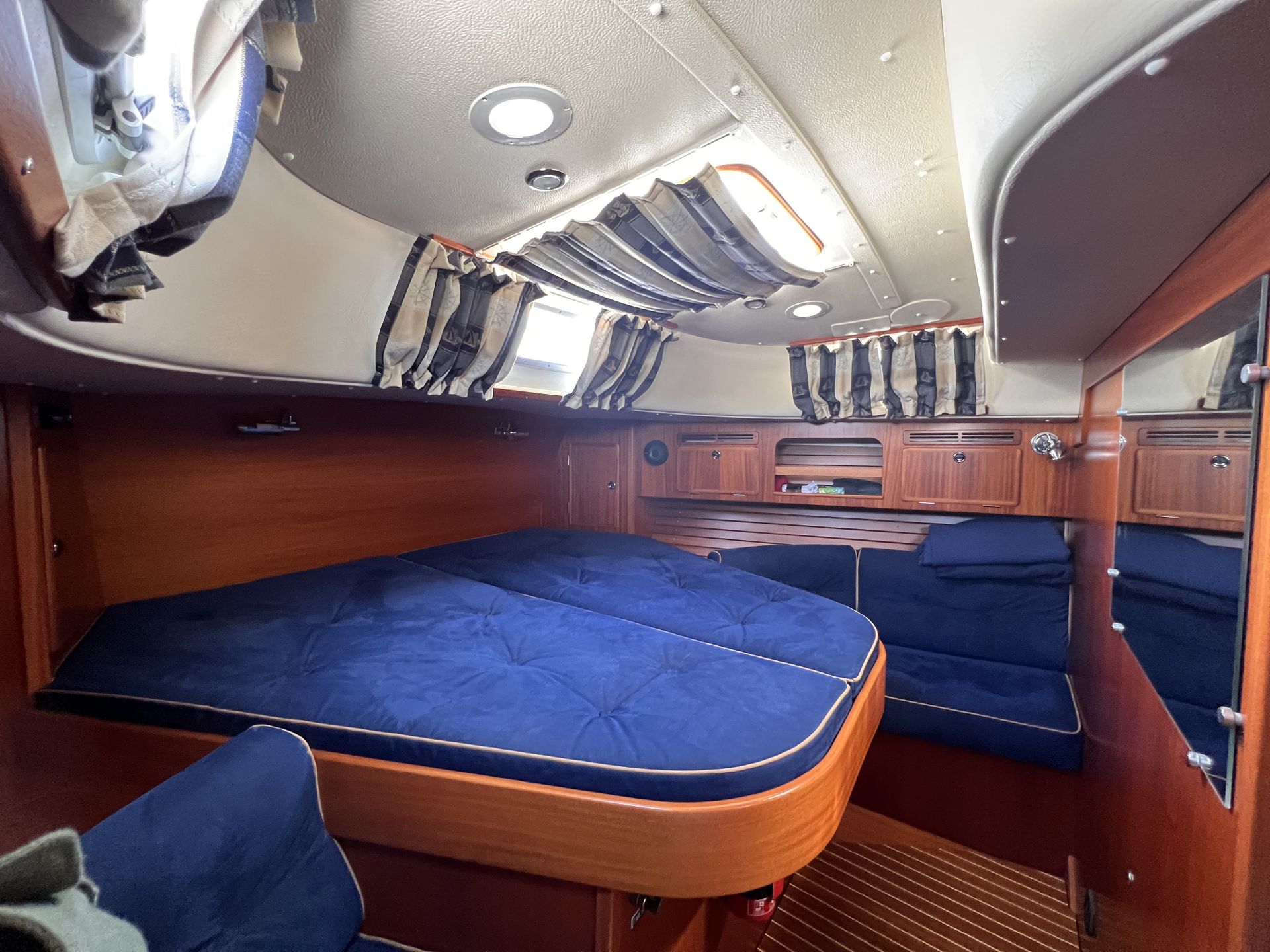 Hallberg Rassy 40 Layout Hallberg - Rassy 40 Very well maintained, stored indoors every winter ...