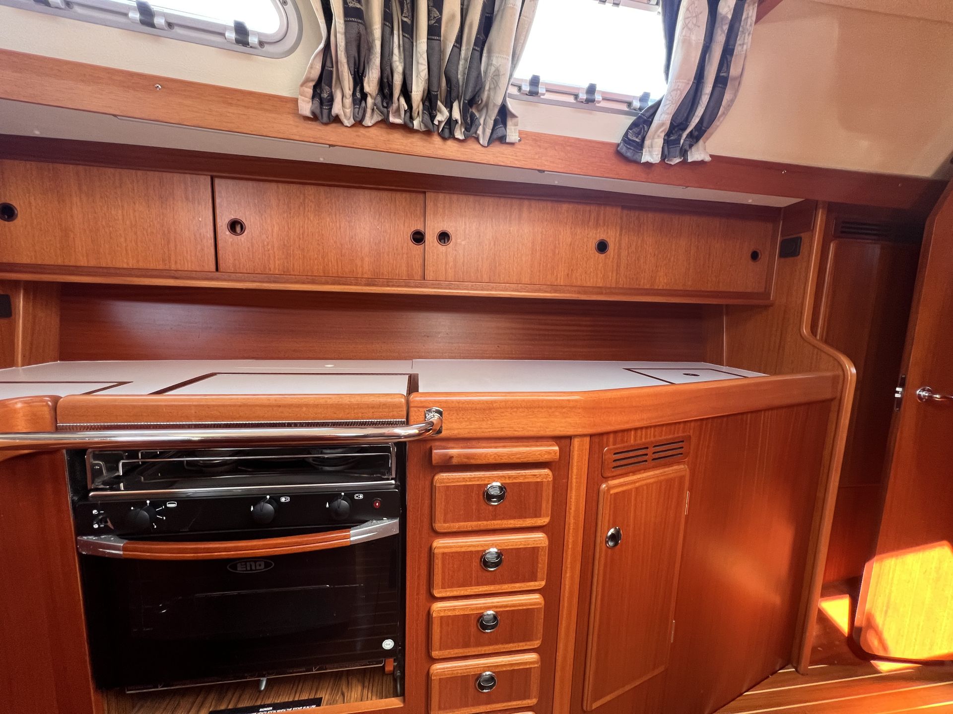 Hallberg Rassy 40 Layout Selg båt