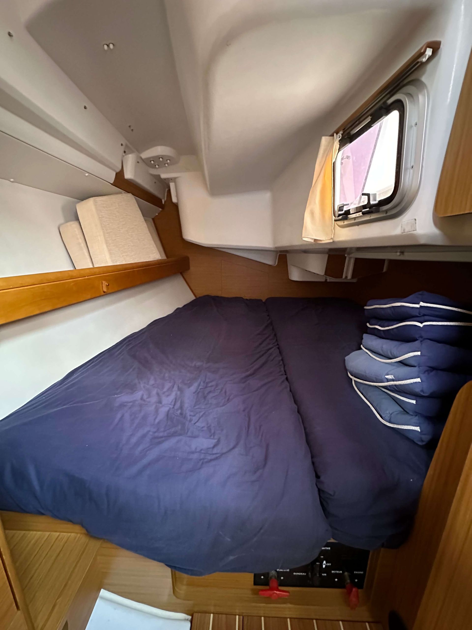 Jeanneau 36i | Både til salg | YachtBroker