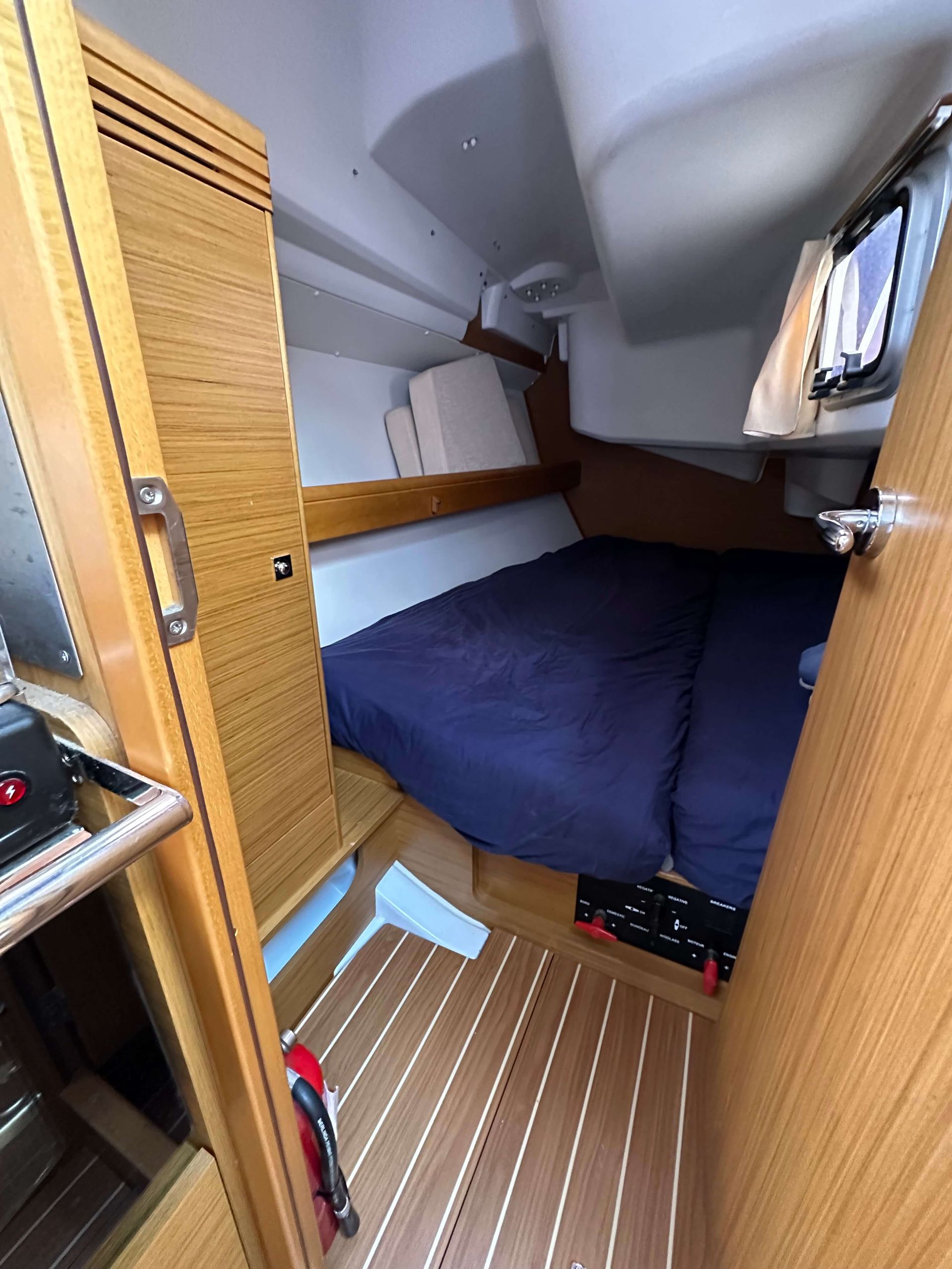 Jeanneau 36i - YachtBroker