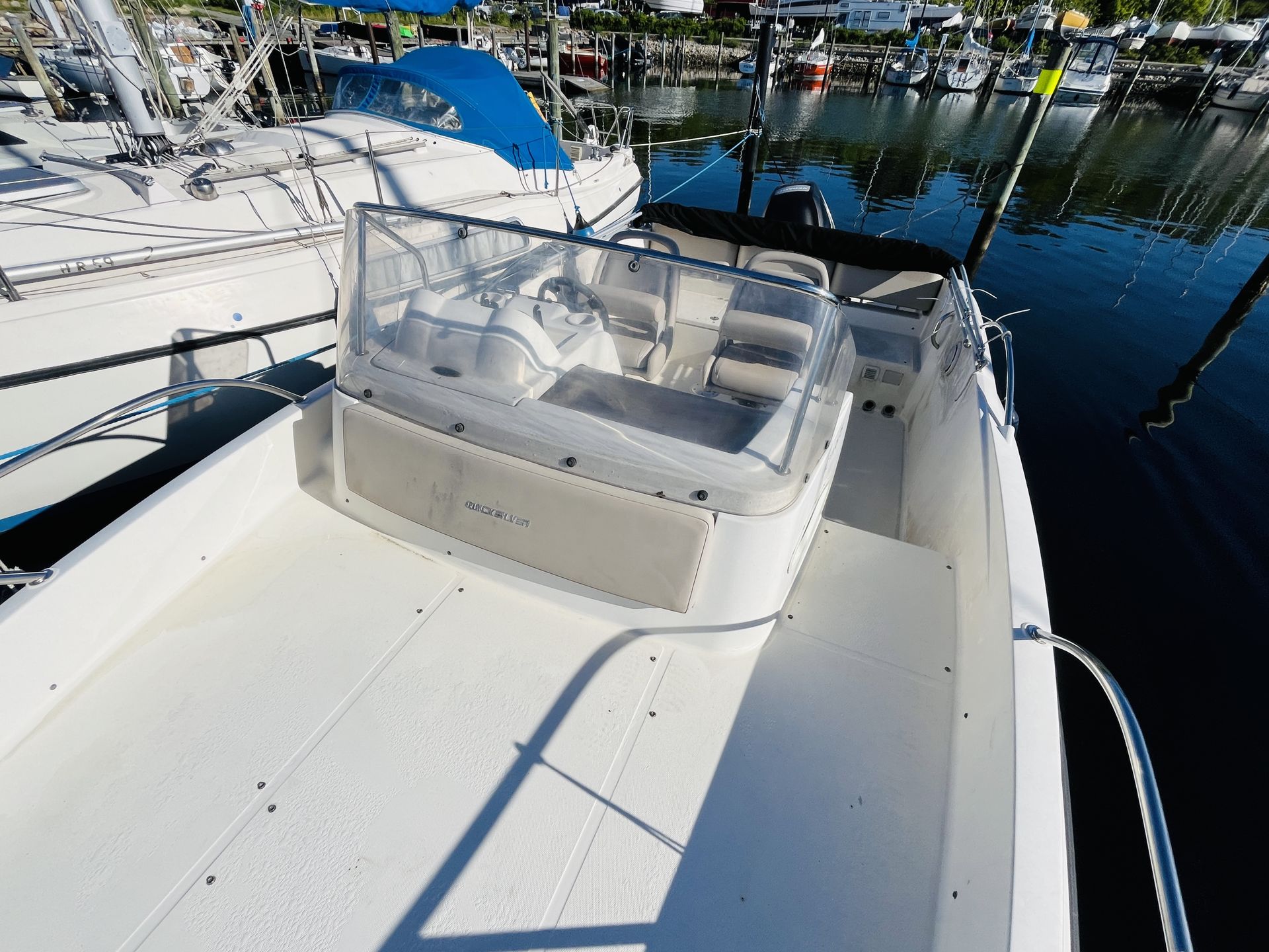 Quicksilver Activ 675 Sundeck #27