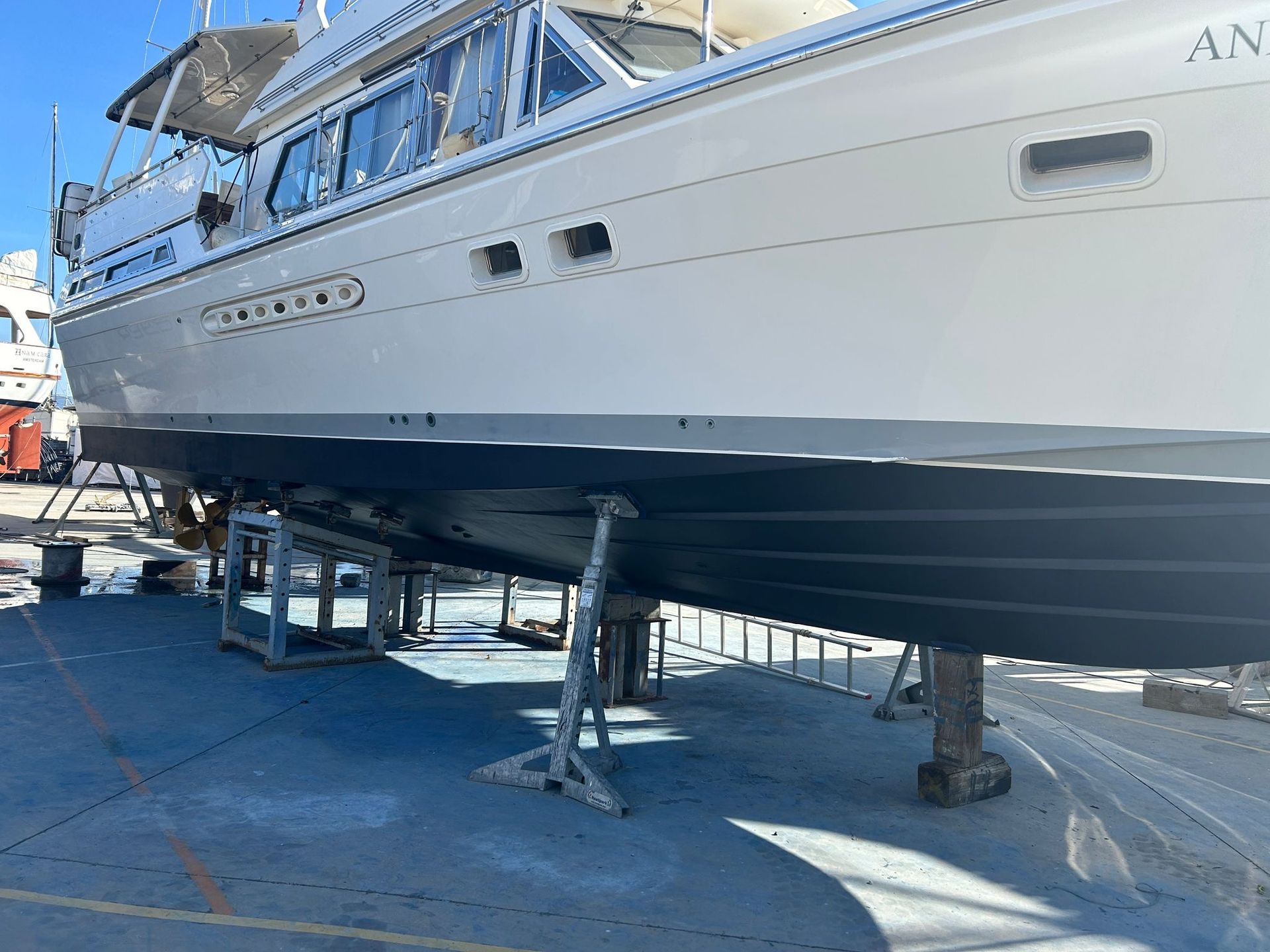 Trader 47 Flybridge well maintained Cruising Motor Yacht #38