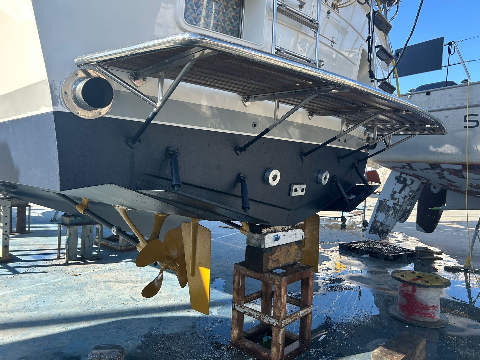 Trader 47 Flybridge well maintained Cruising Motor Yacht #40