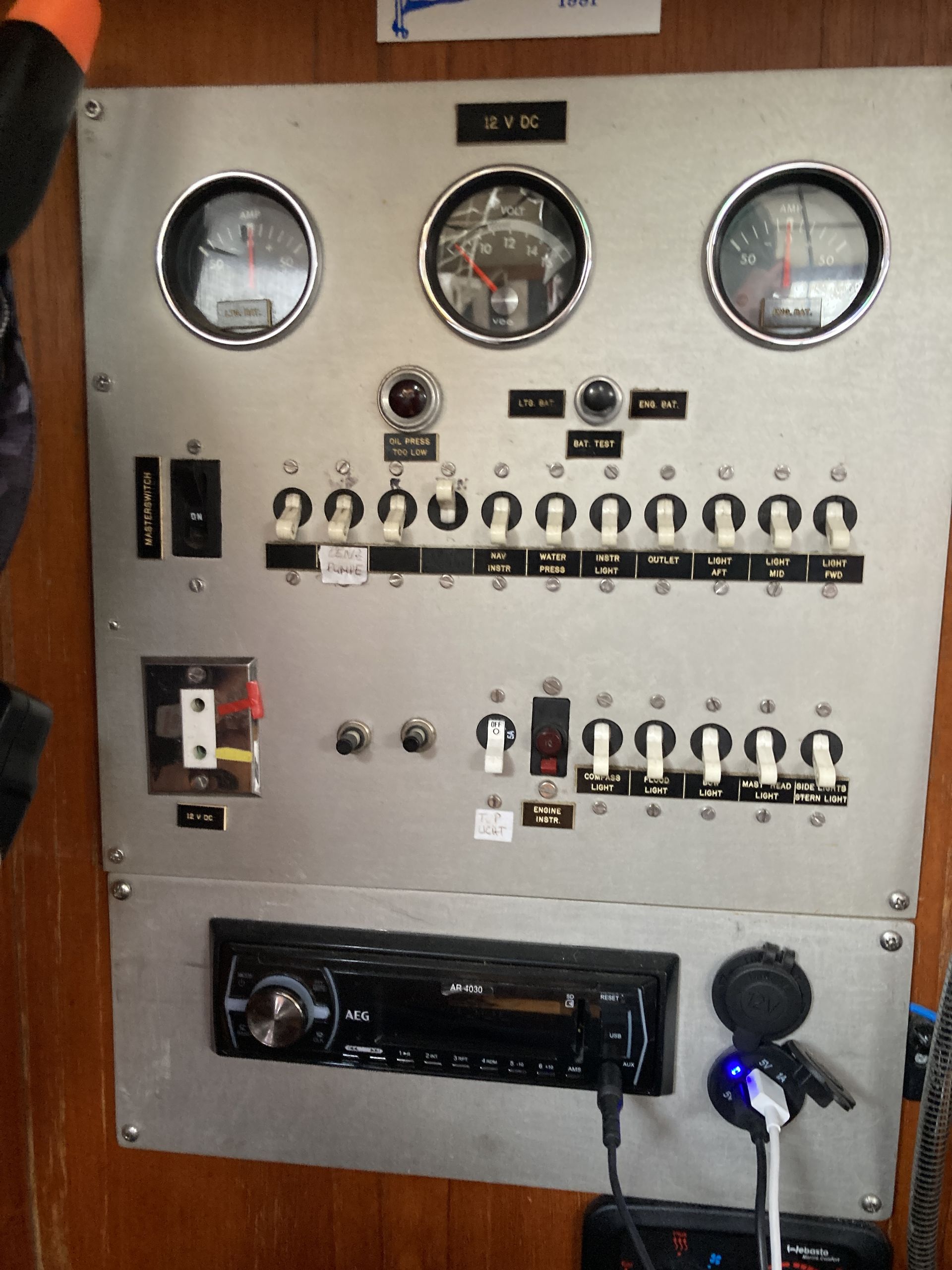 Electrical main panel