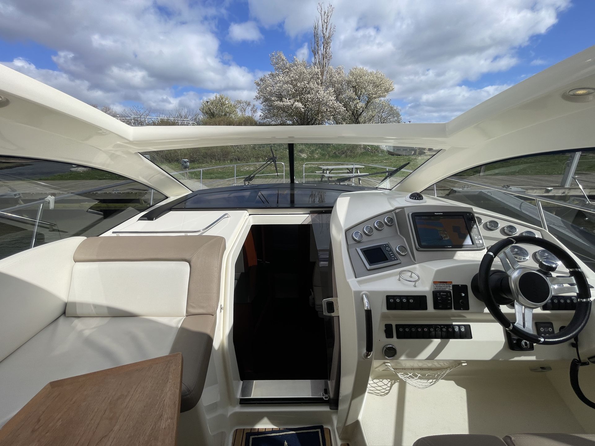 Jeanneau Prestige 390S Hardtop #13