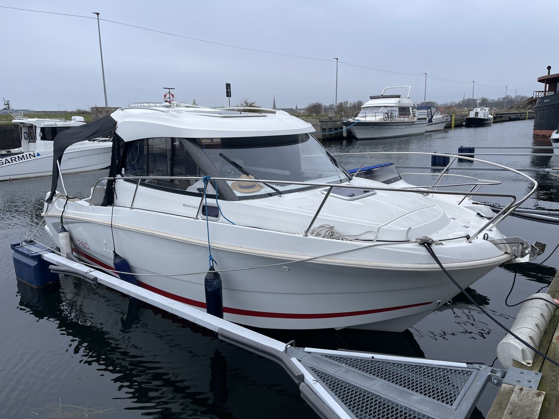 Beneteau Antares 780 #22