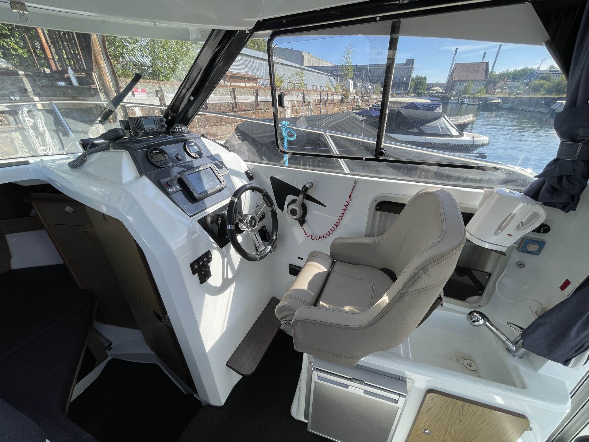 Beneteau Antares 780 #7