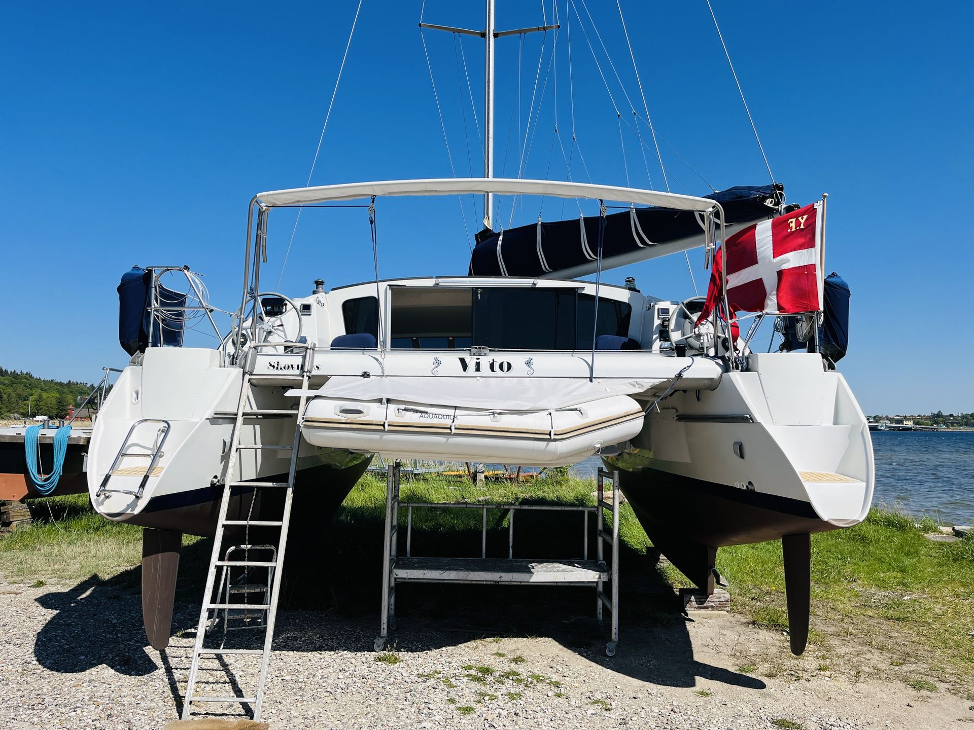 Beneteau Blue II #12