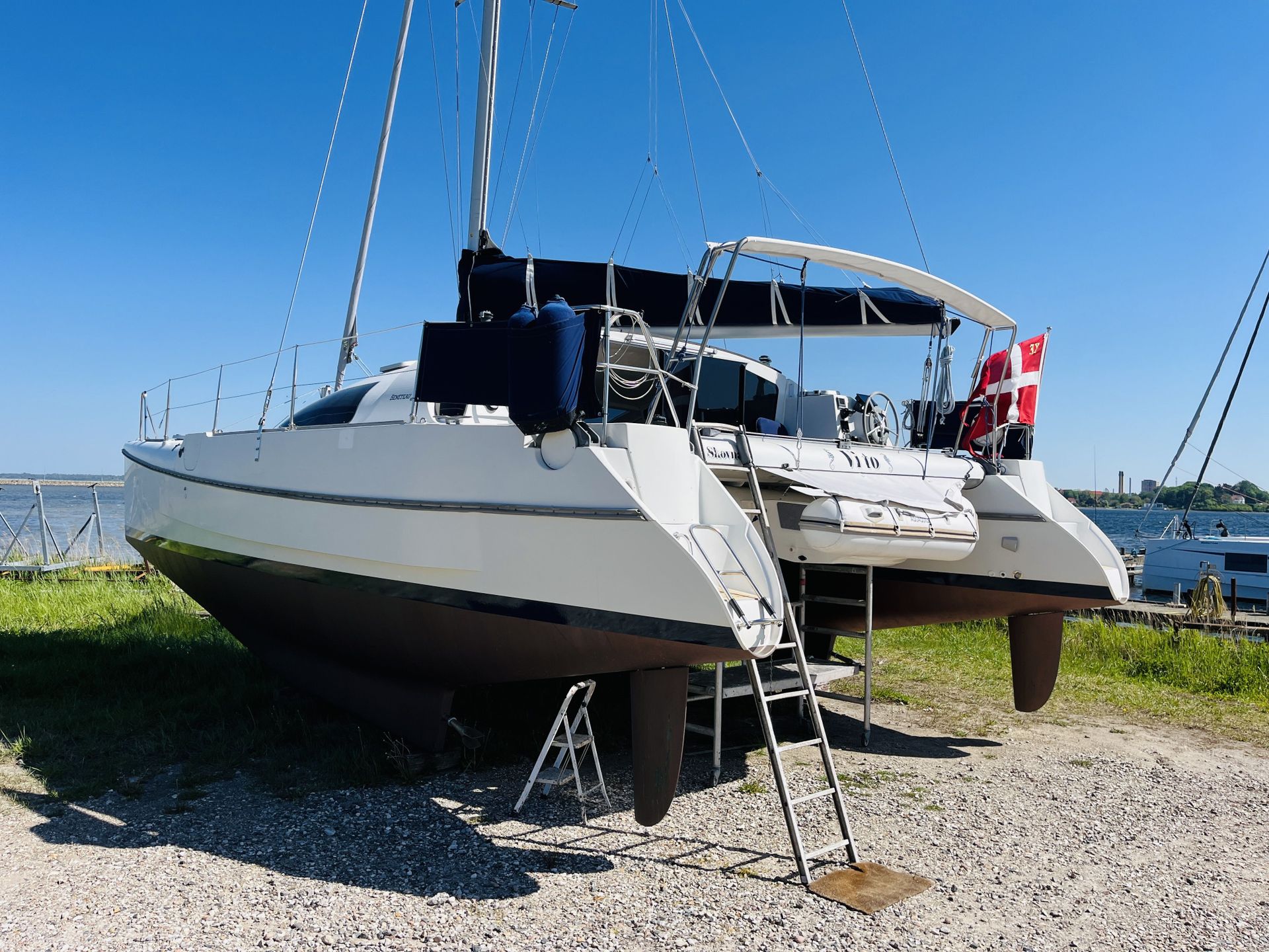 Beneteau Blue II #13