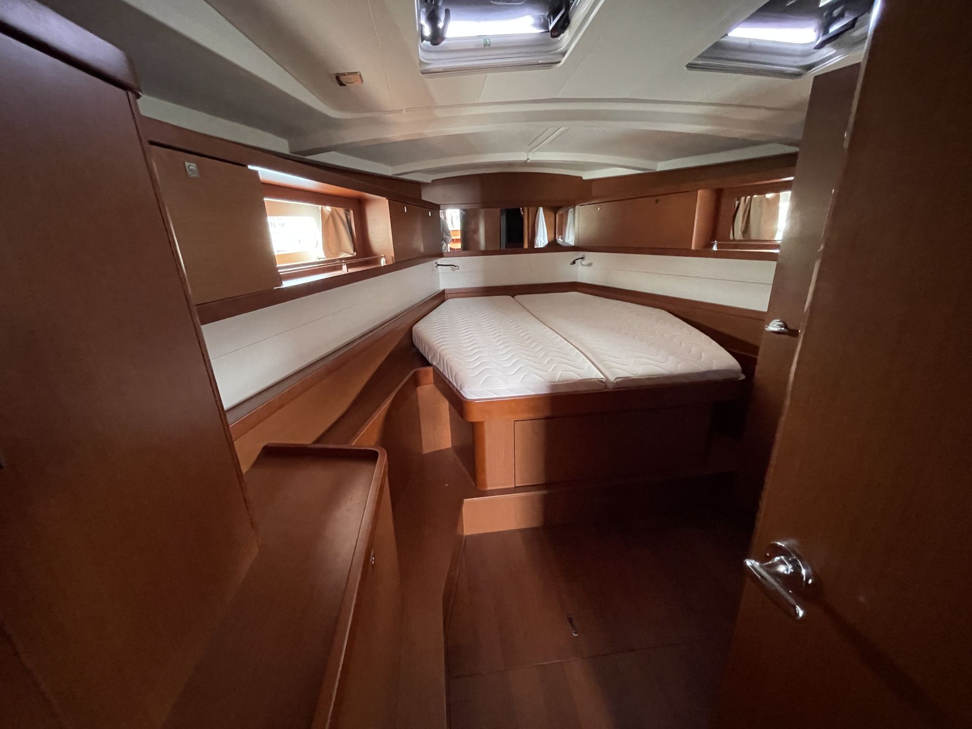 Beneteau Oceanis 45 Family #18
