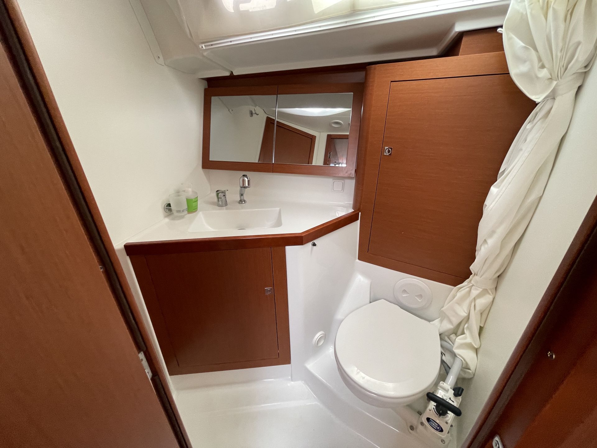 Beneteau Oceanis 45 Family #24
