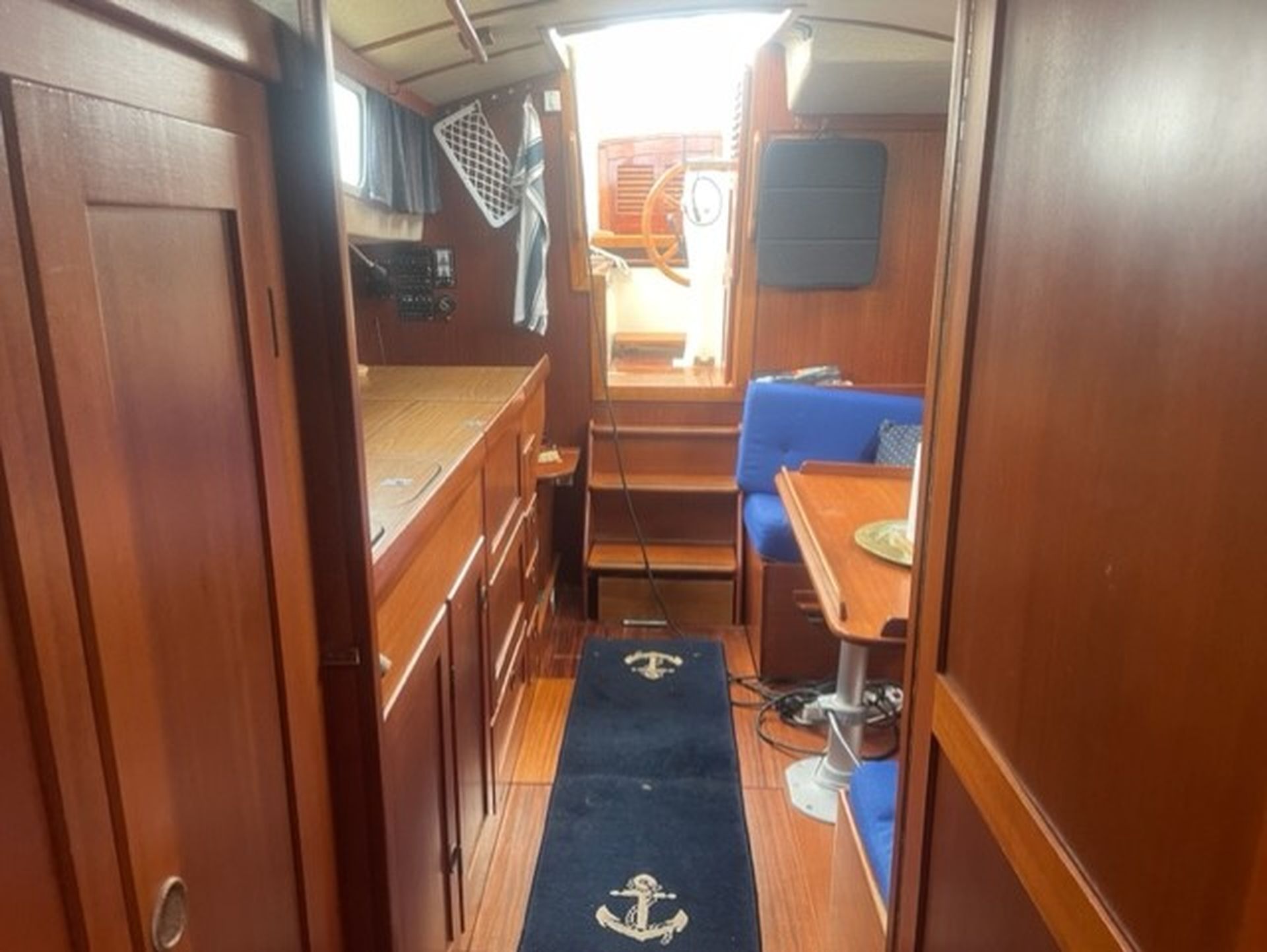Fin Hallberg Rassy 35 med nyare motor #7