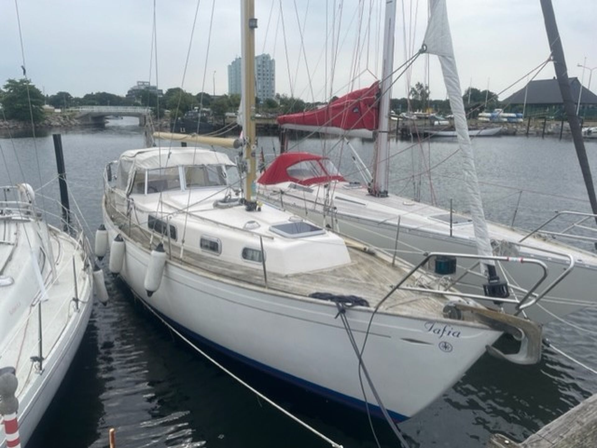 Fin Hallberg Rassy 35 med nyare motor #12