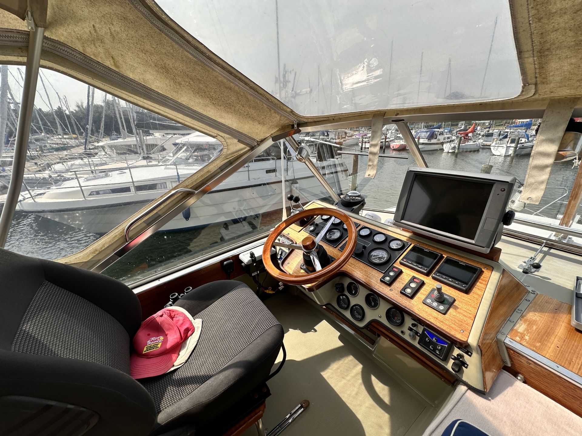 Coronet 32 Oceanfarer #30