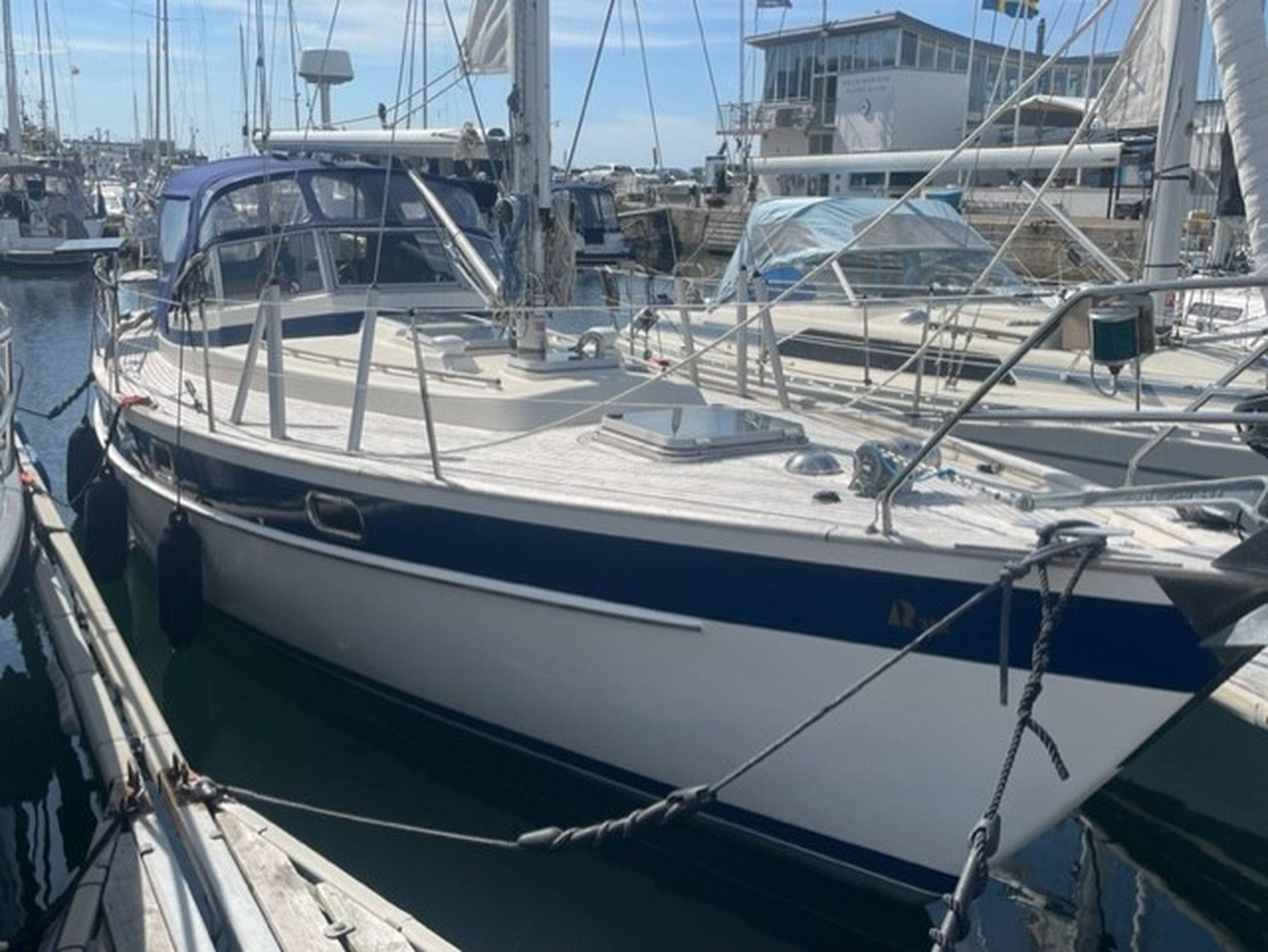 Hallberg Rassy 352 #24