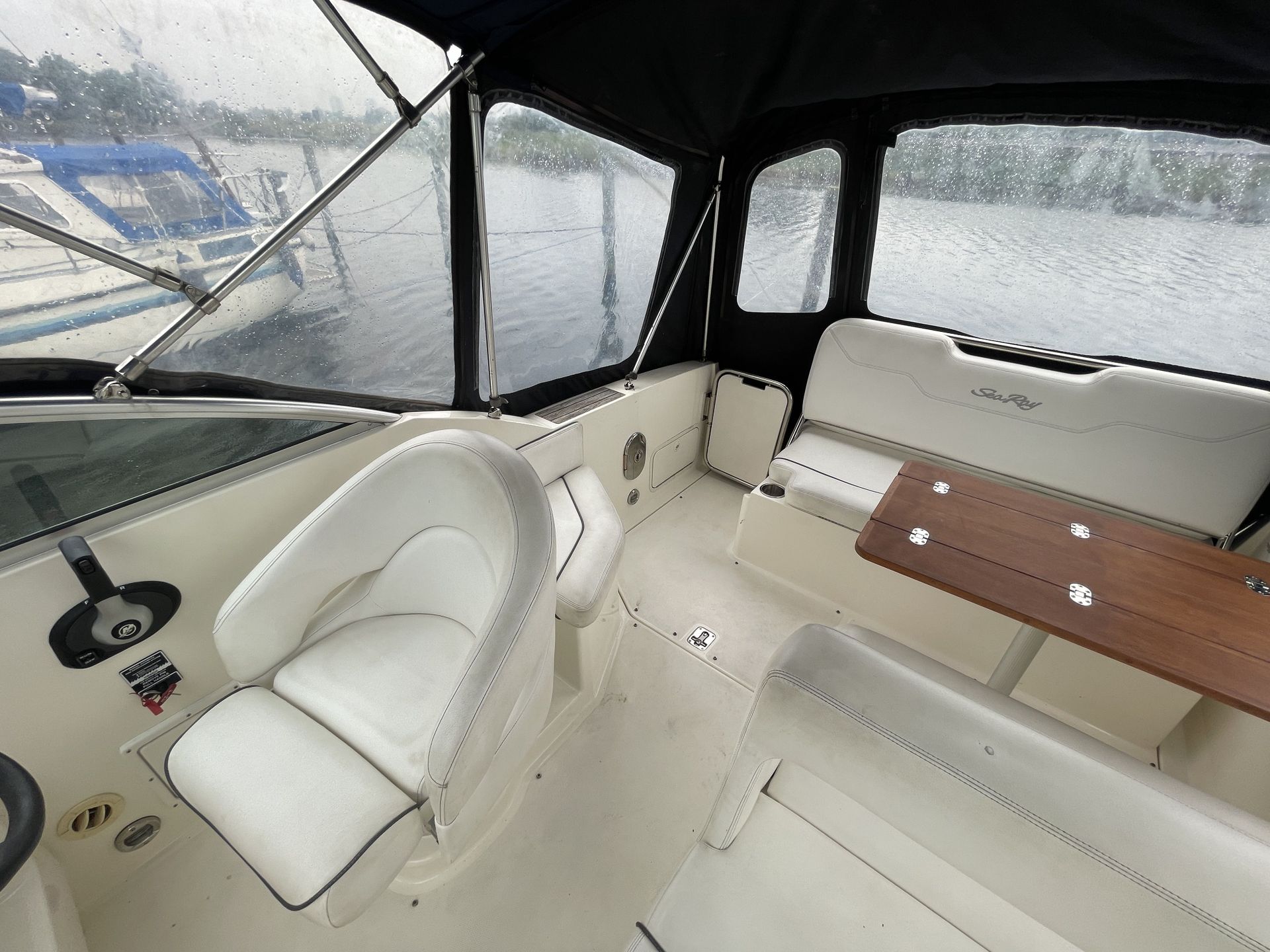 Sea Ray Sundancer 255 #25