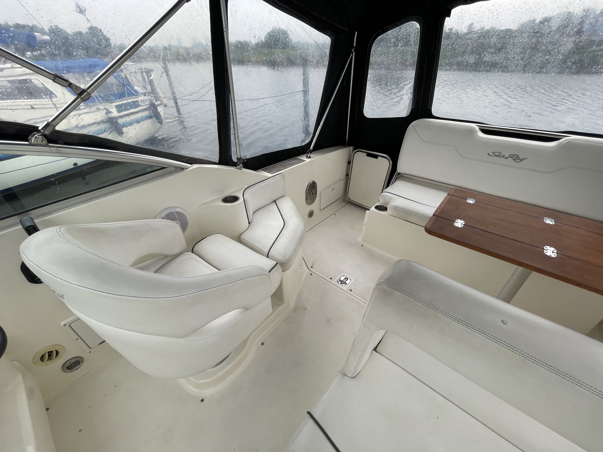 Sea Ray Sundancer 255 #28