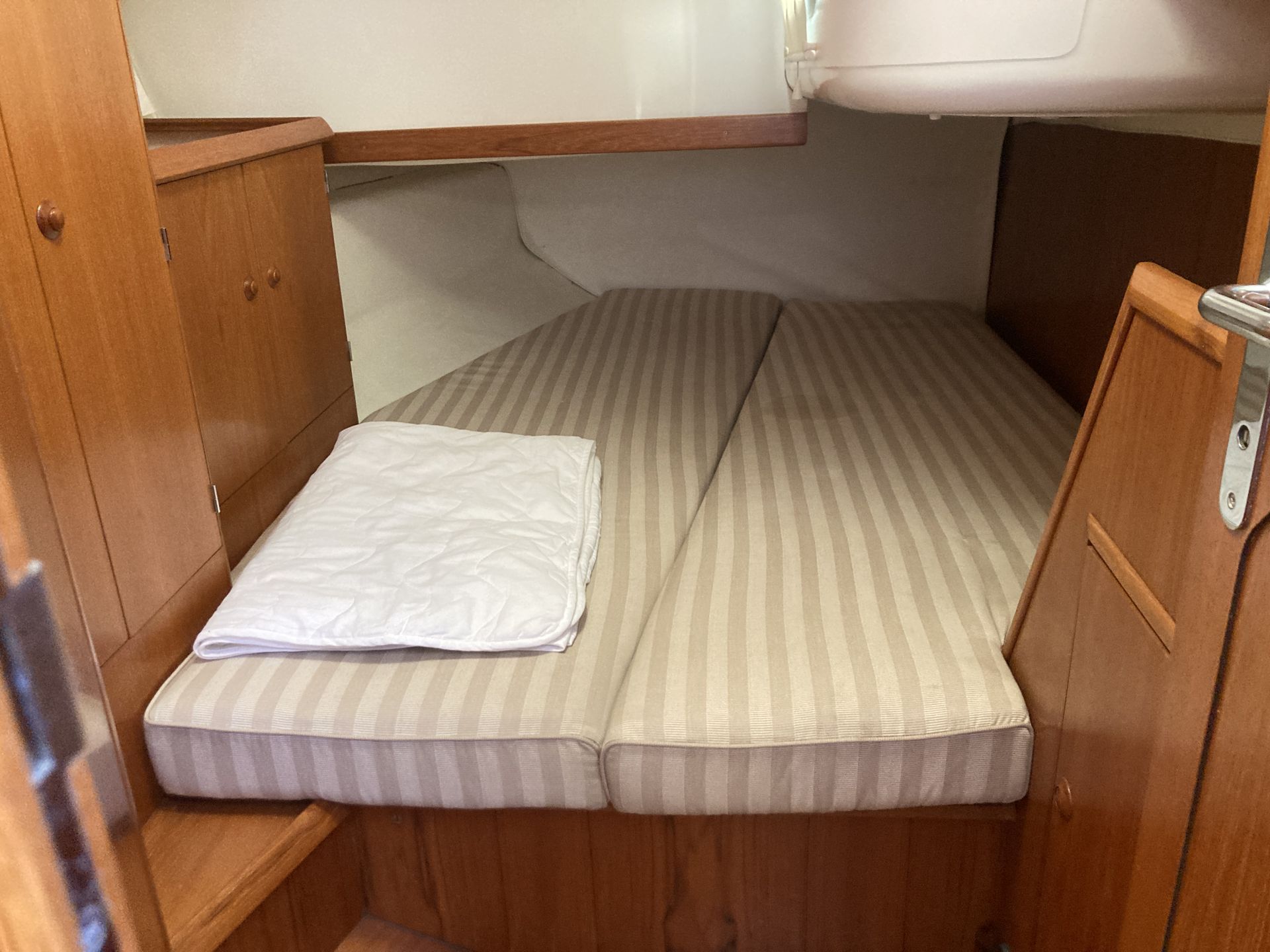 Jeanneau Sun Odyssey 45.2 – 1998, 3-Cabin 2-Heads version #28
