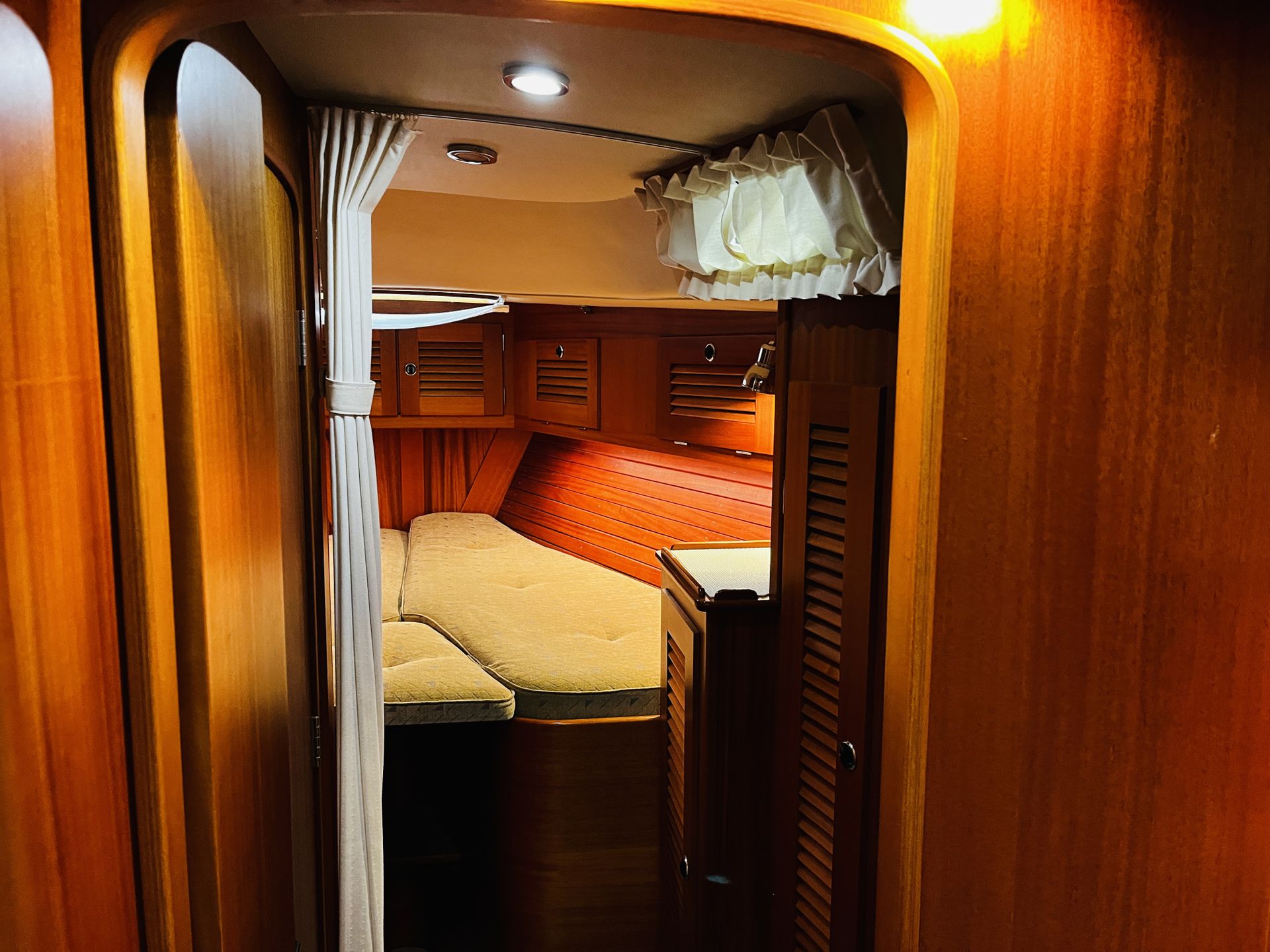 Hallberg-Rassy 42 F MkII #57