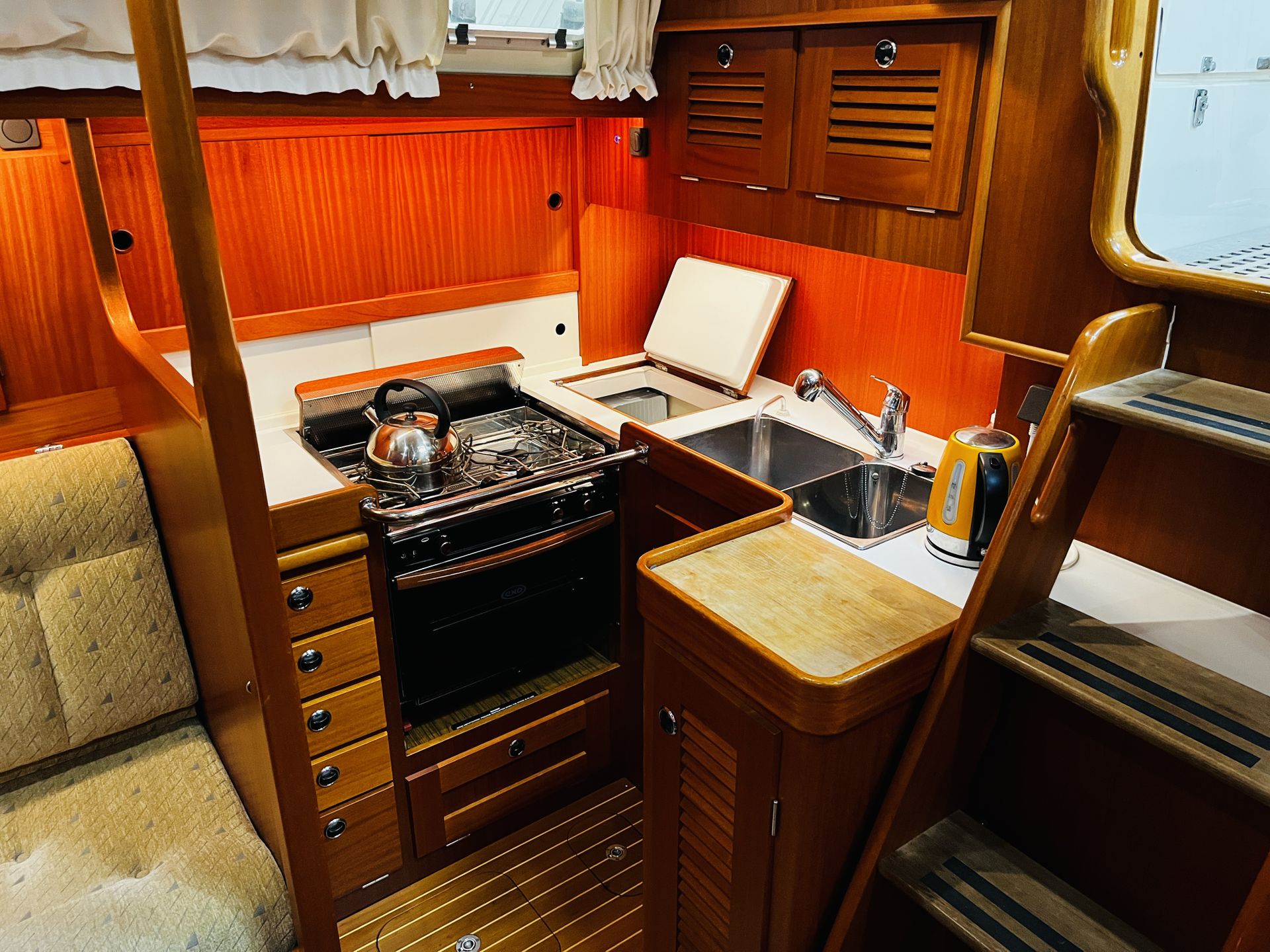 Hallberg-Rassy 42 F MkII #49