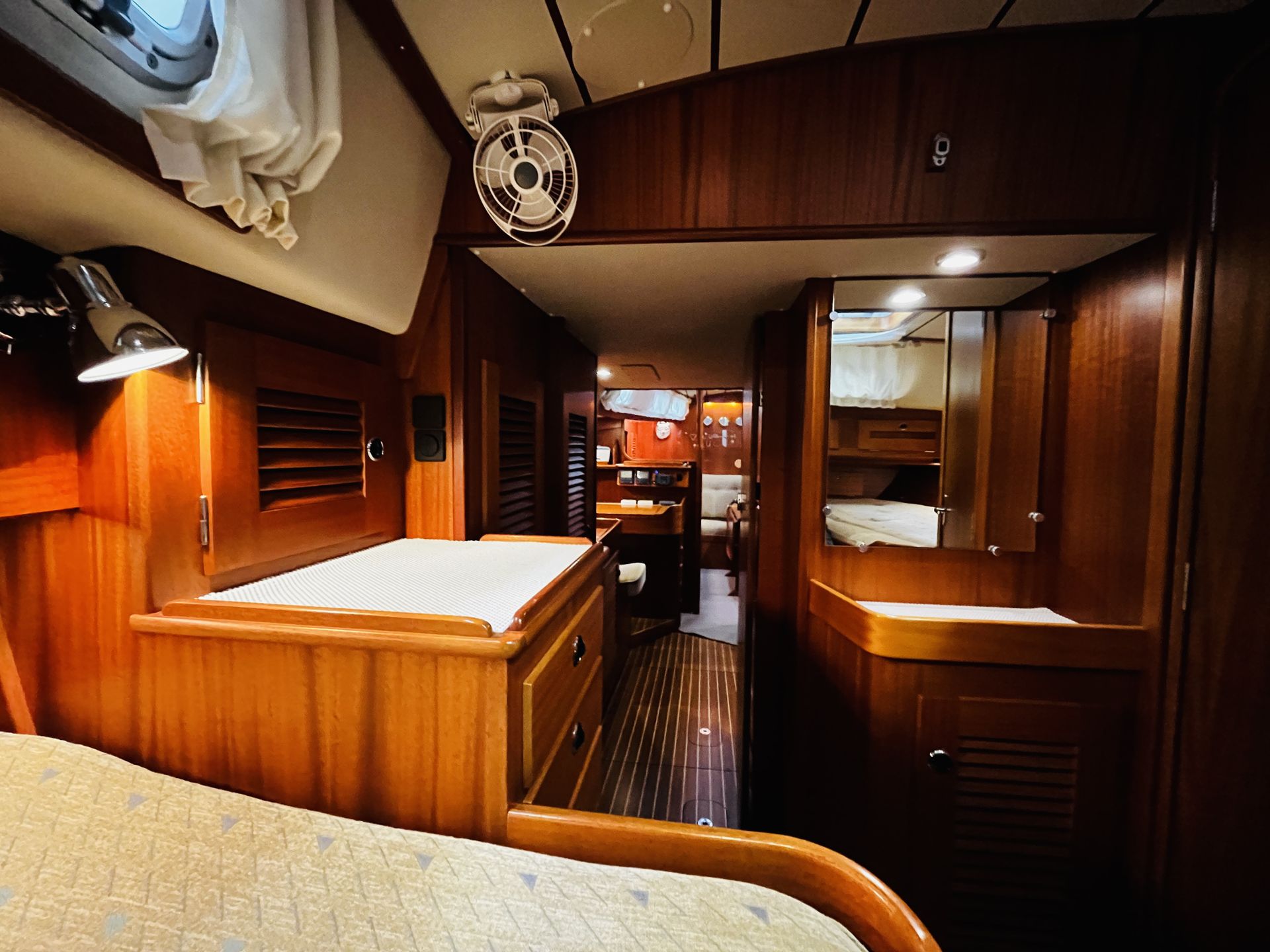 Hallberg-Rassy 42 F MkII #72