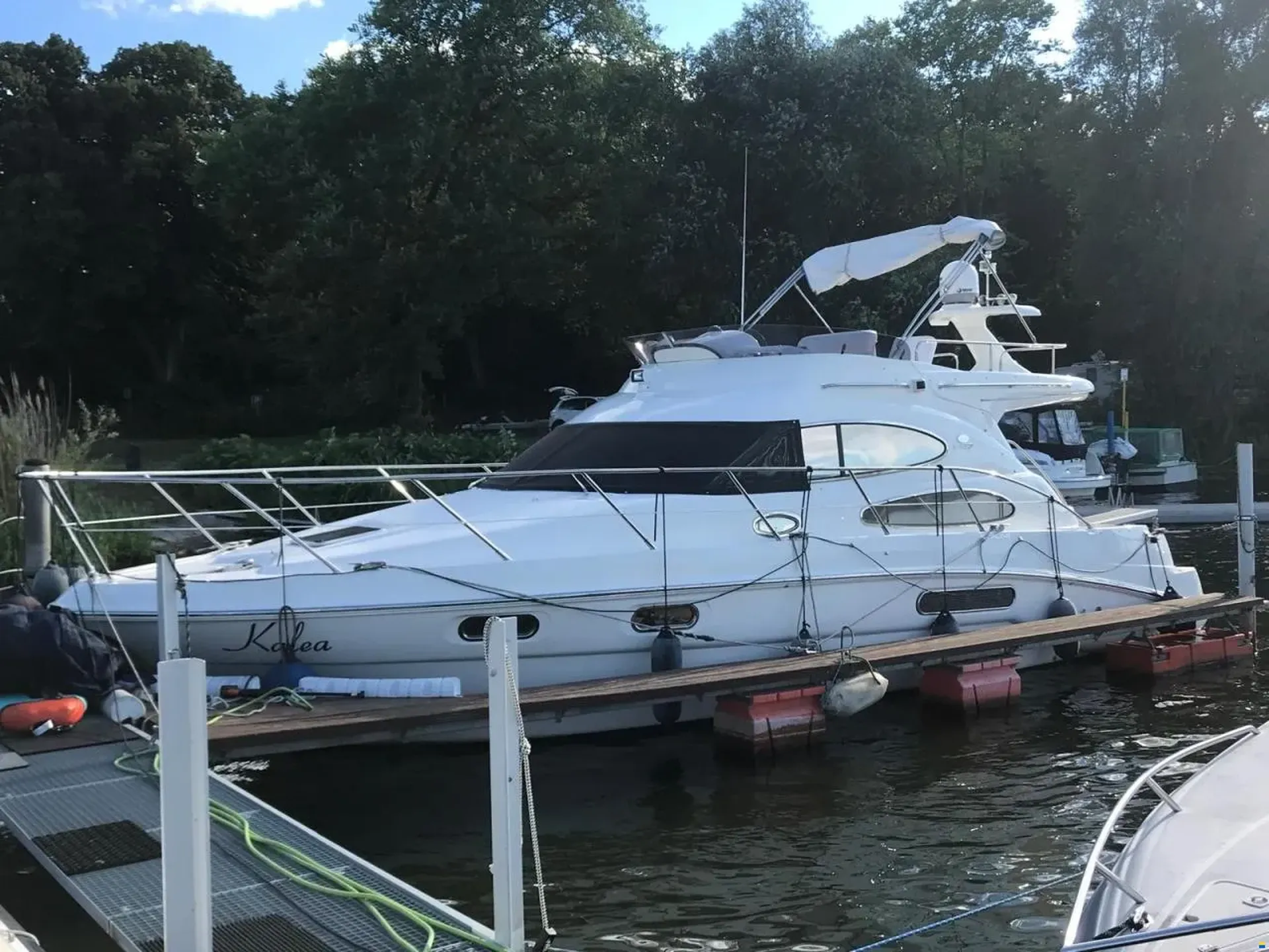 Sealine F37 Flybridge #12