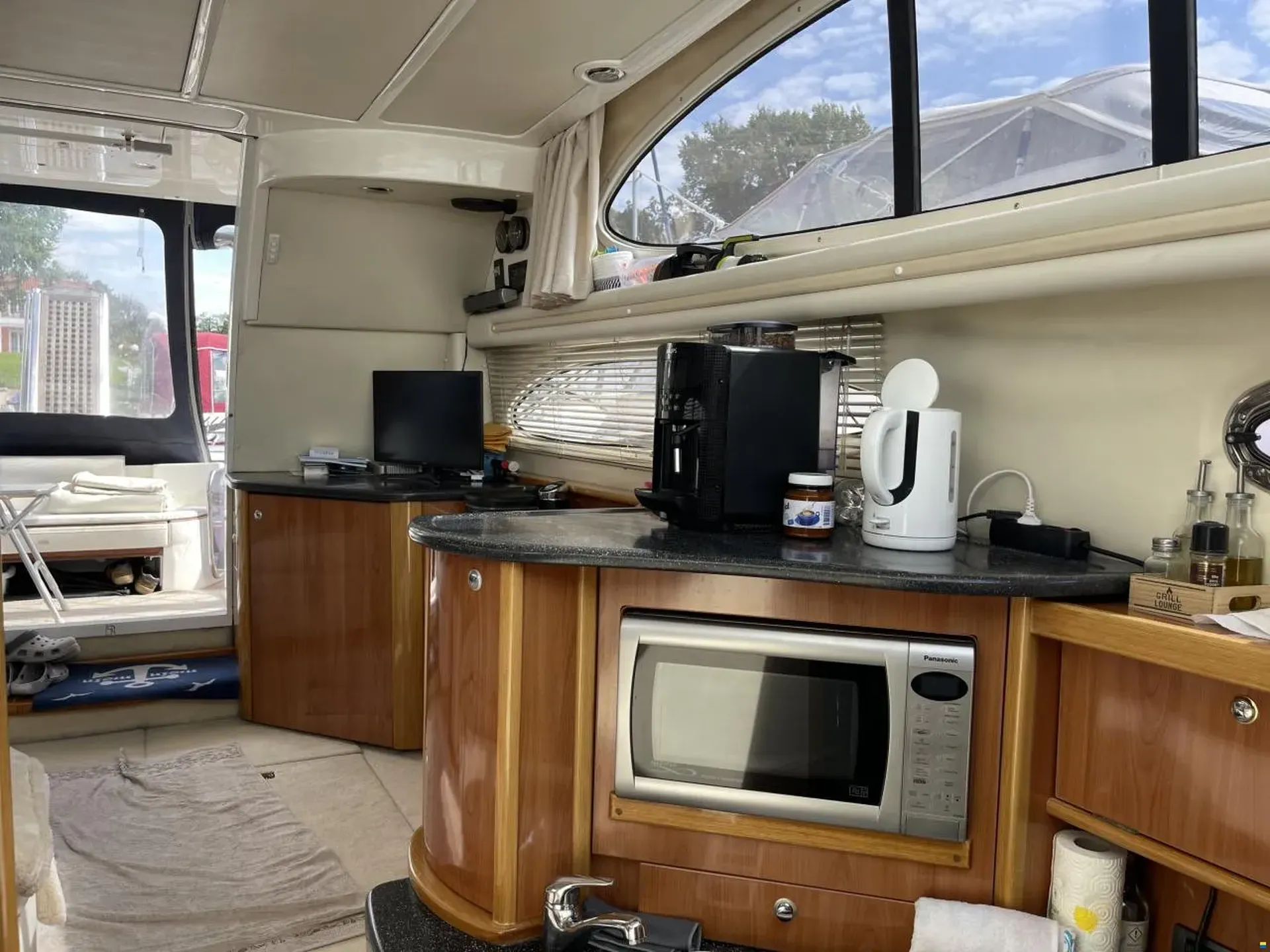 Sealine F37 Flybridge #20