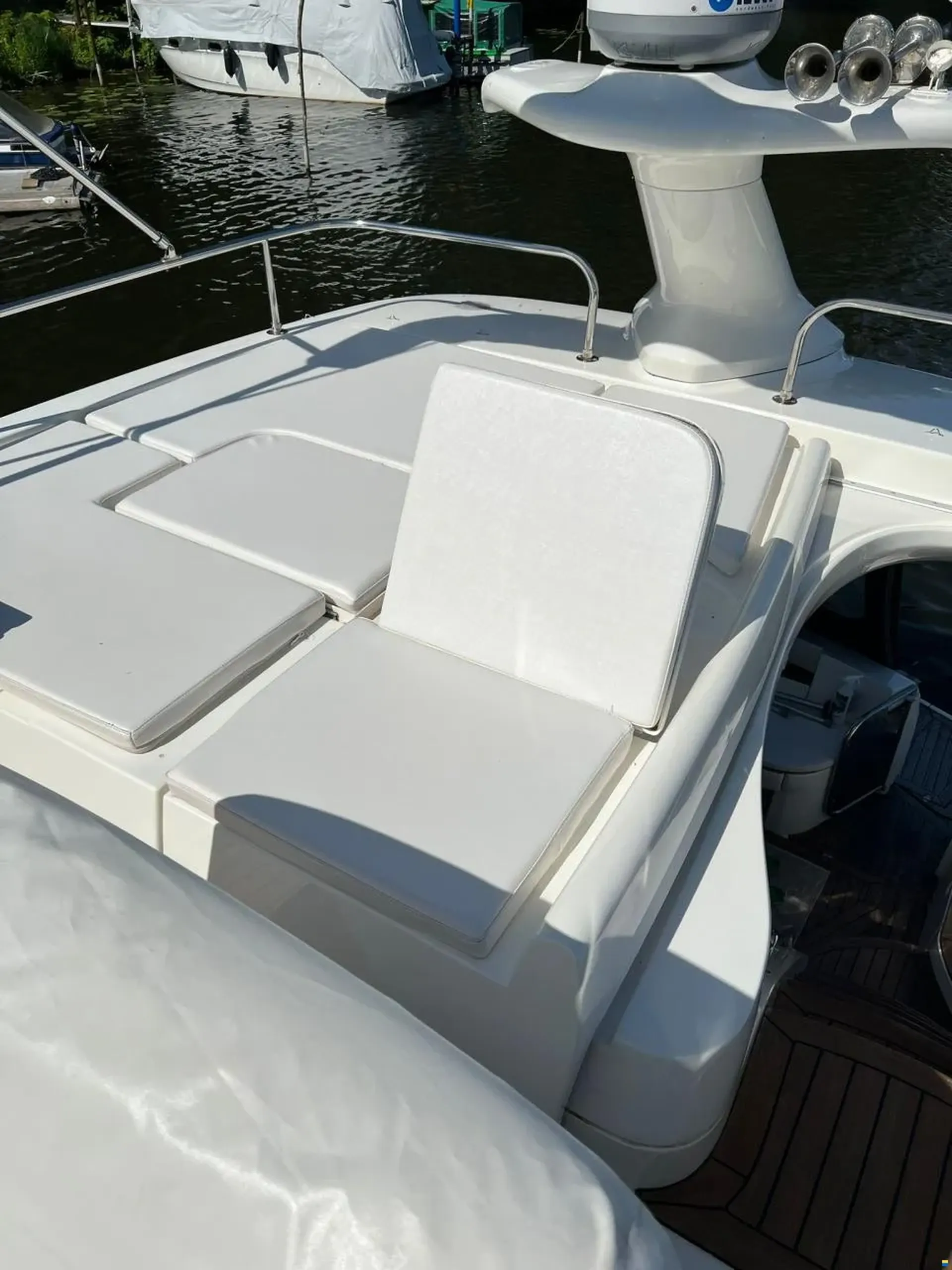 Sealine F37 Flybridge #8