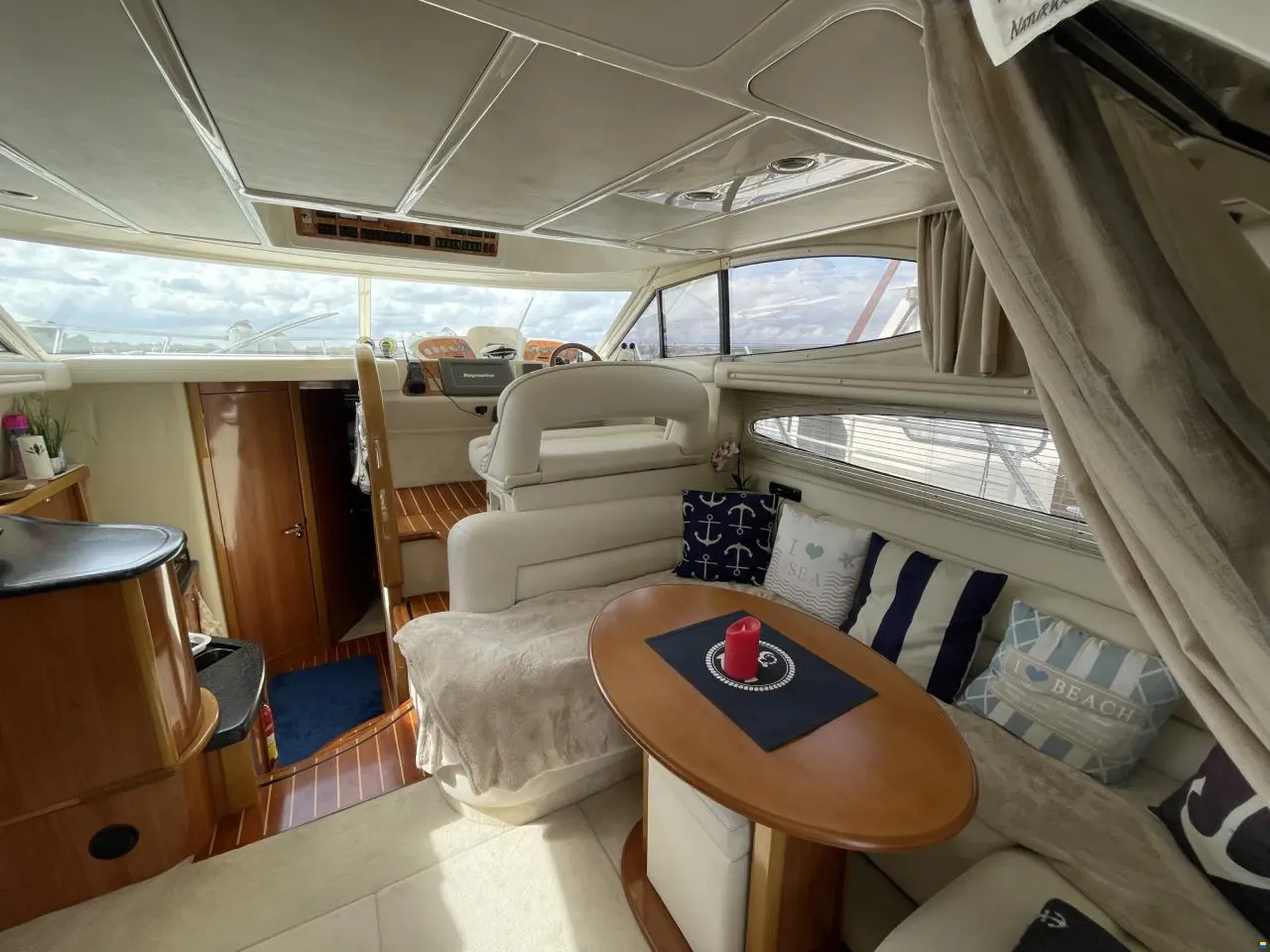 Sealine F37 Flybridge #23