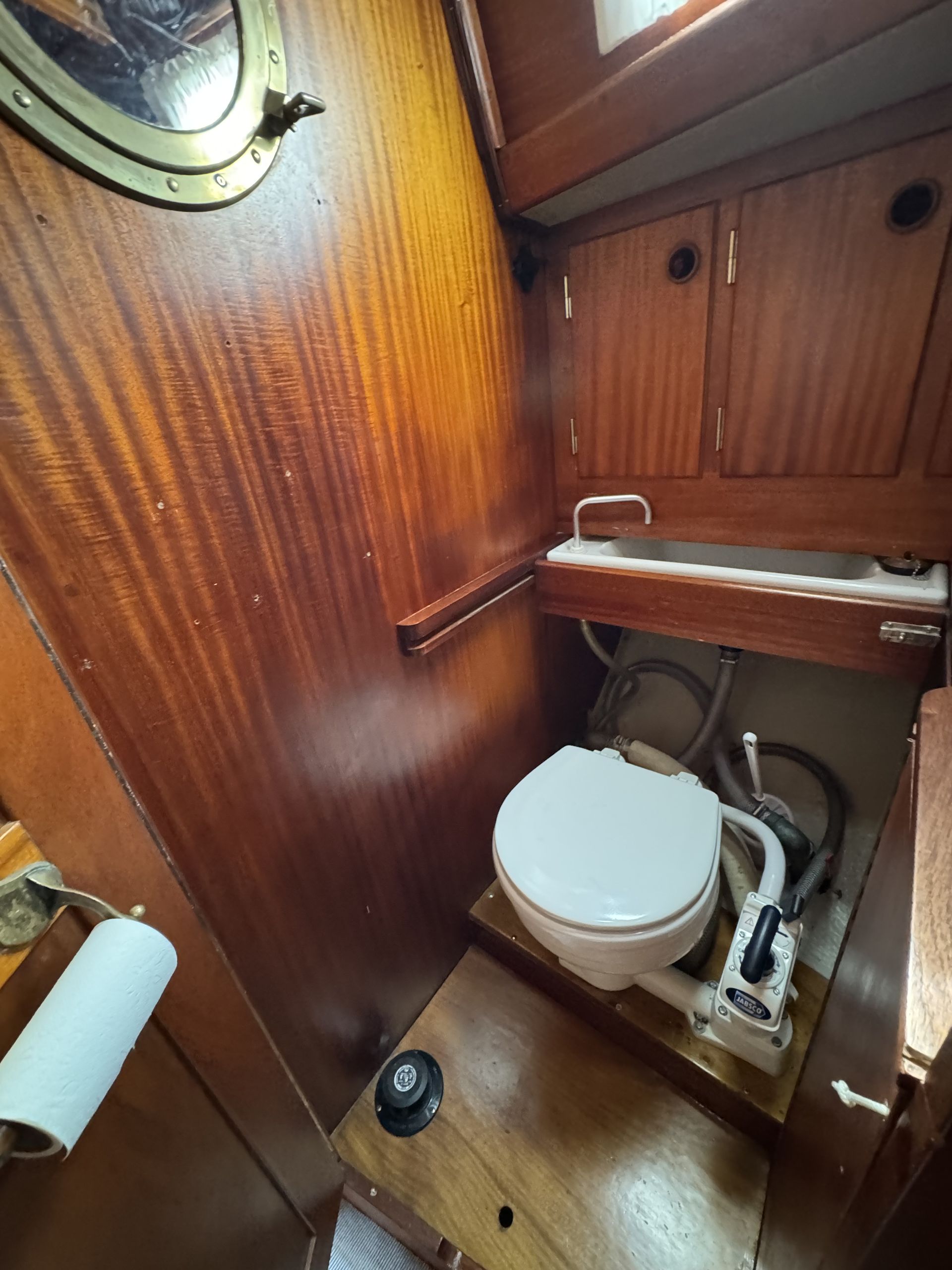 Toilet bagbord