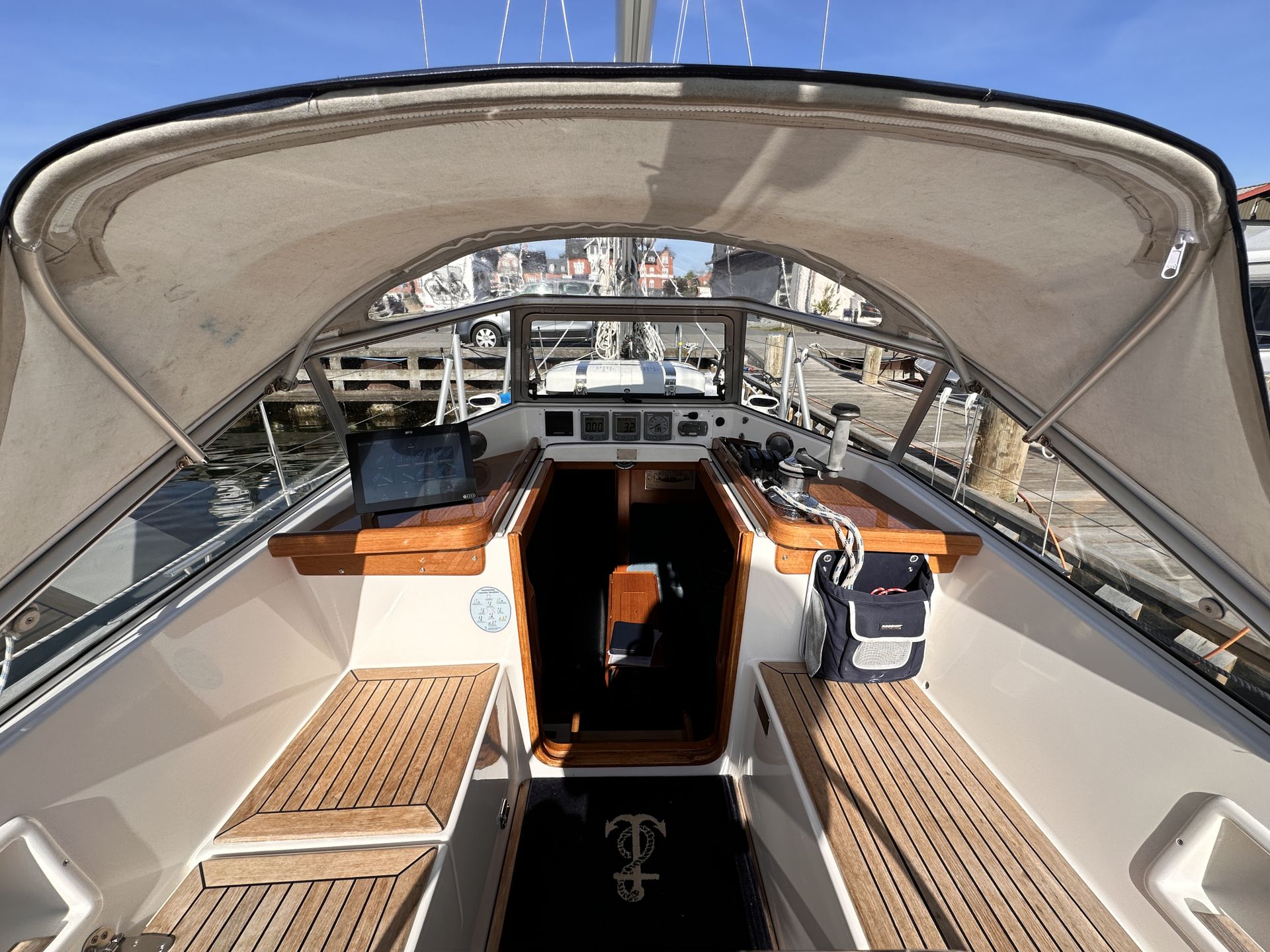Hallberg Rassy 37 #17