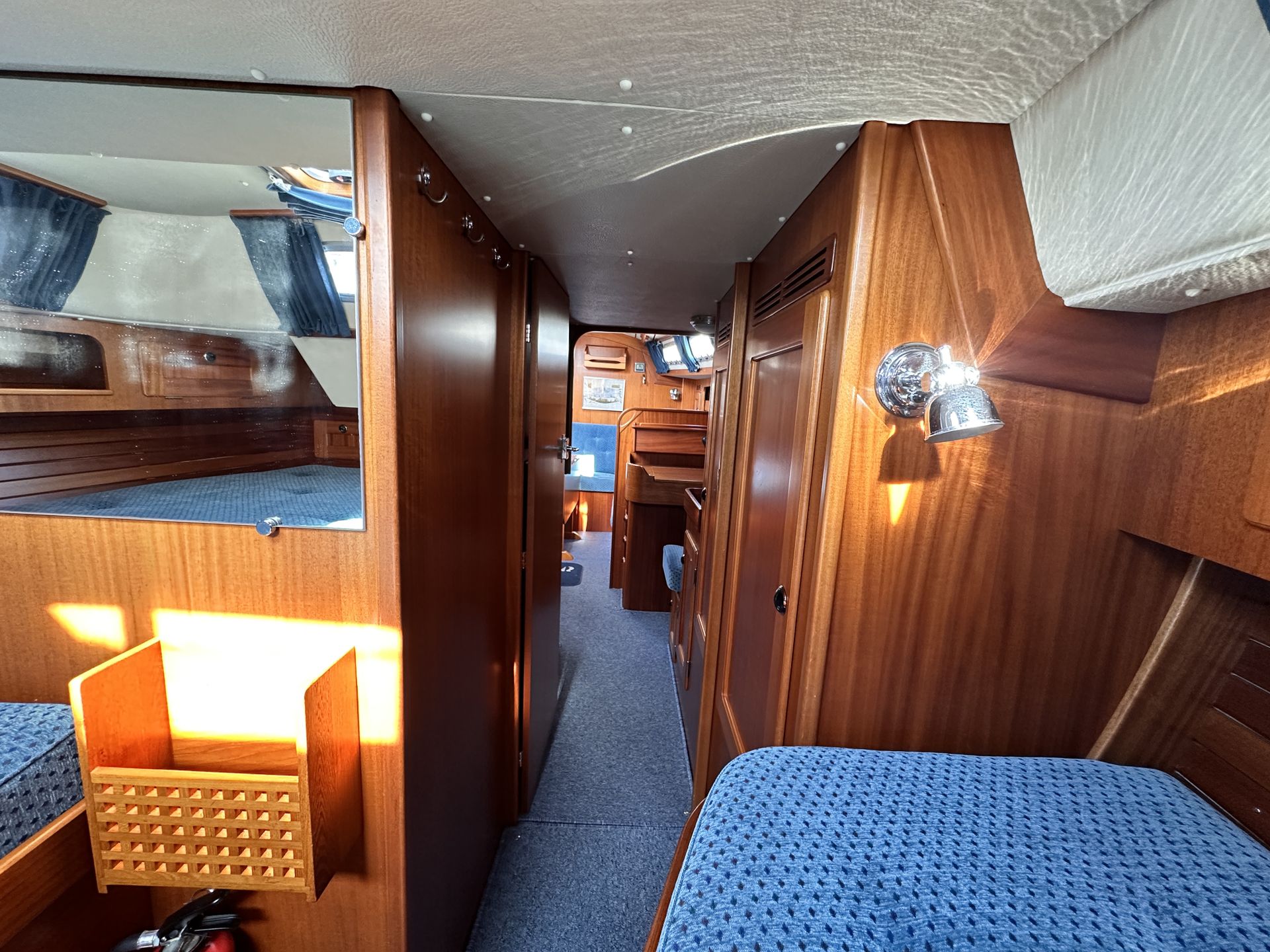 Hallberg Rassy 37 #32