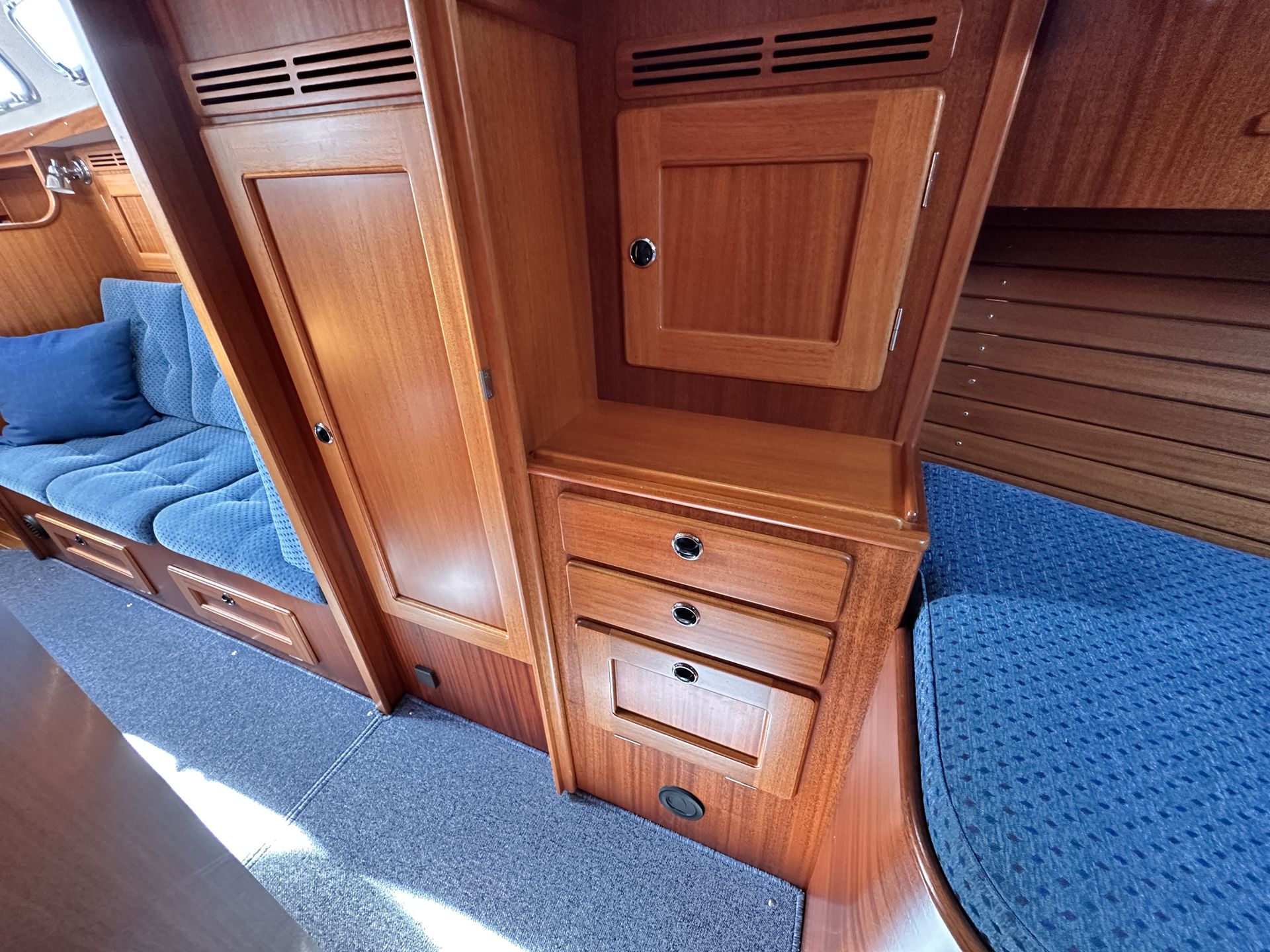 Hallberg Rassy 37 #49