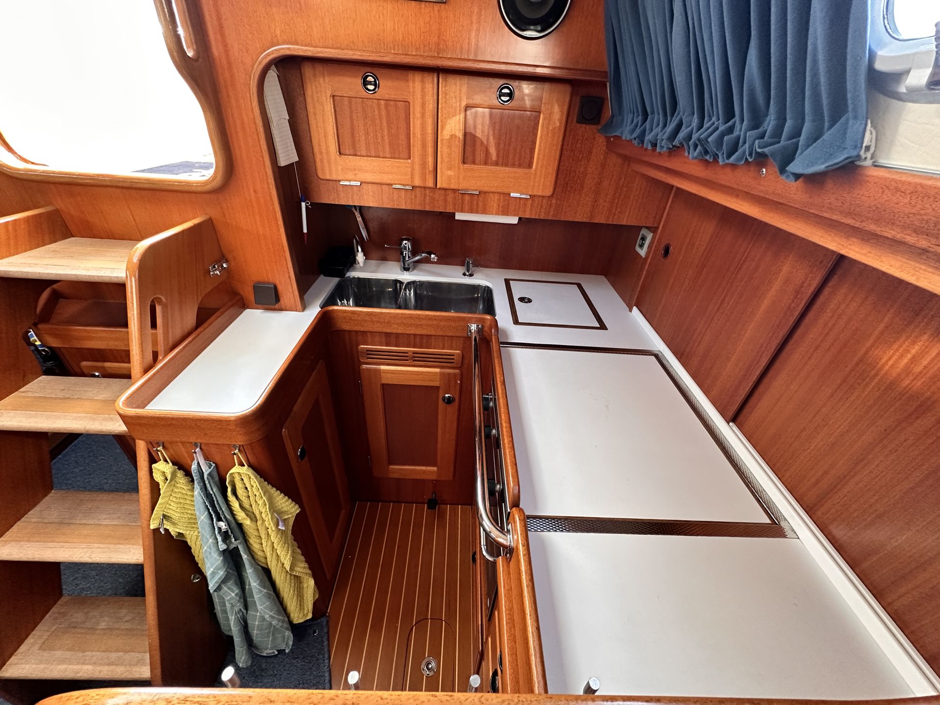 Hallberg Rassy 37 #58