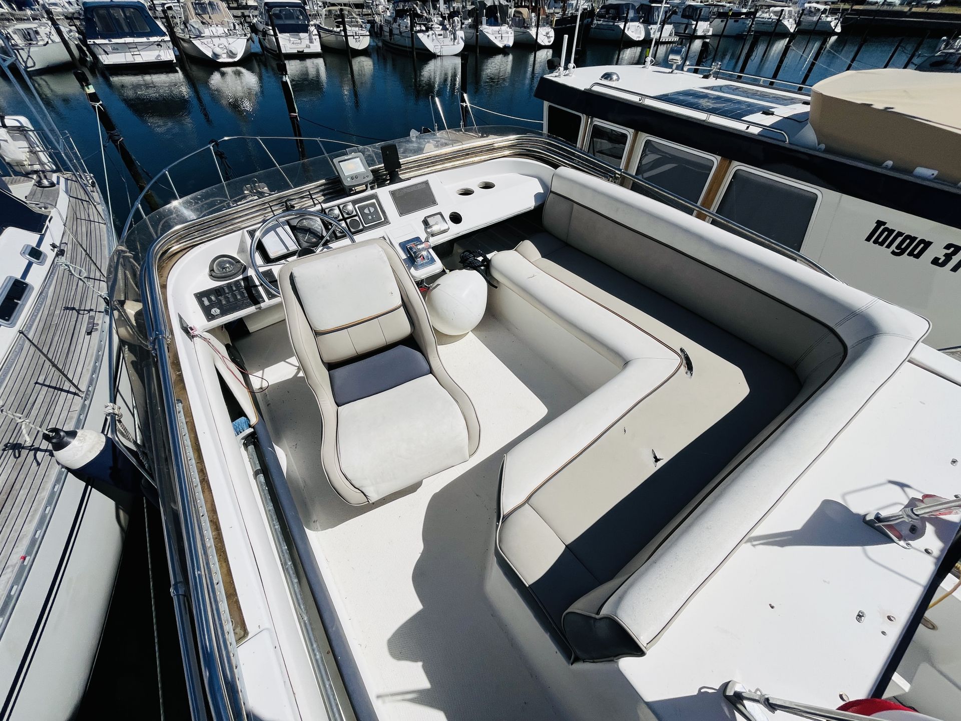 Bayliner 2858 Fly #12