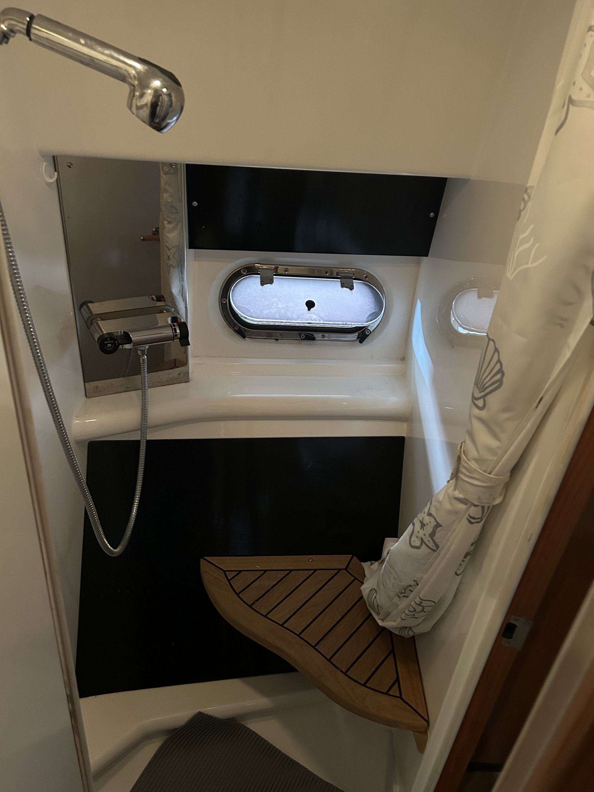Sealine F37 #37