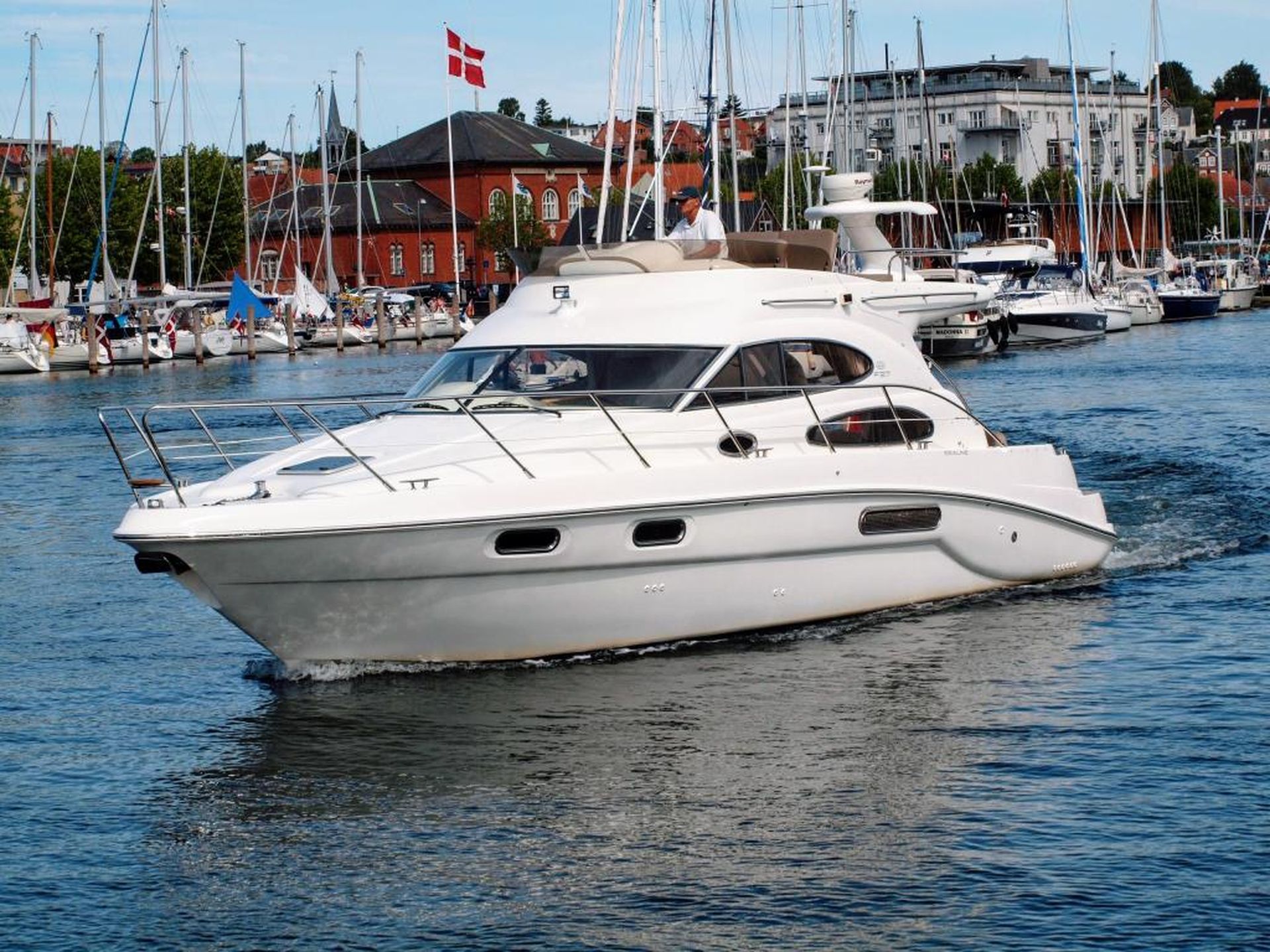Sealine F37 #1
